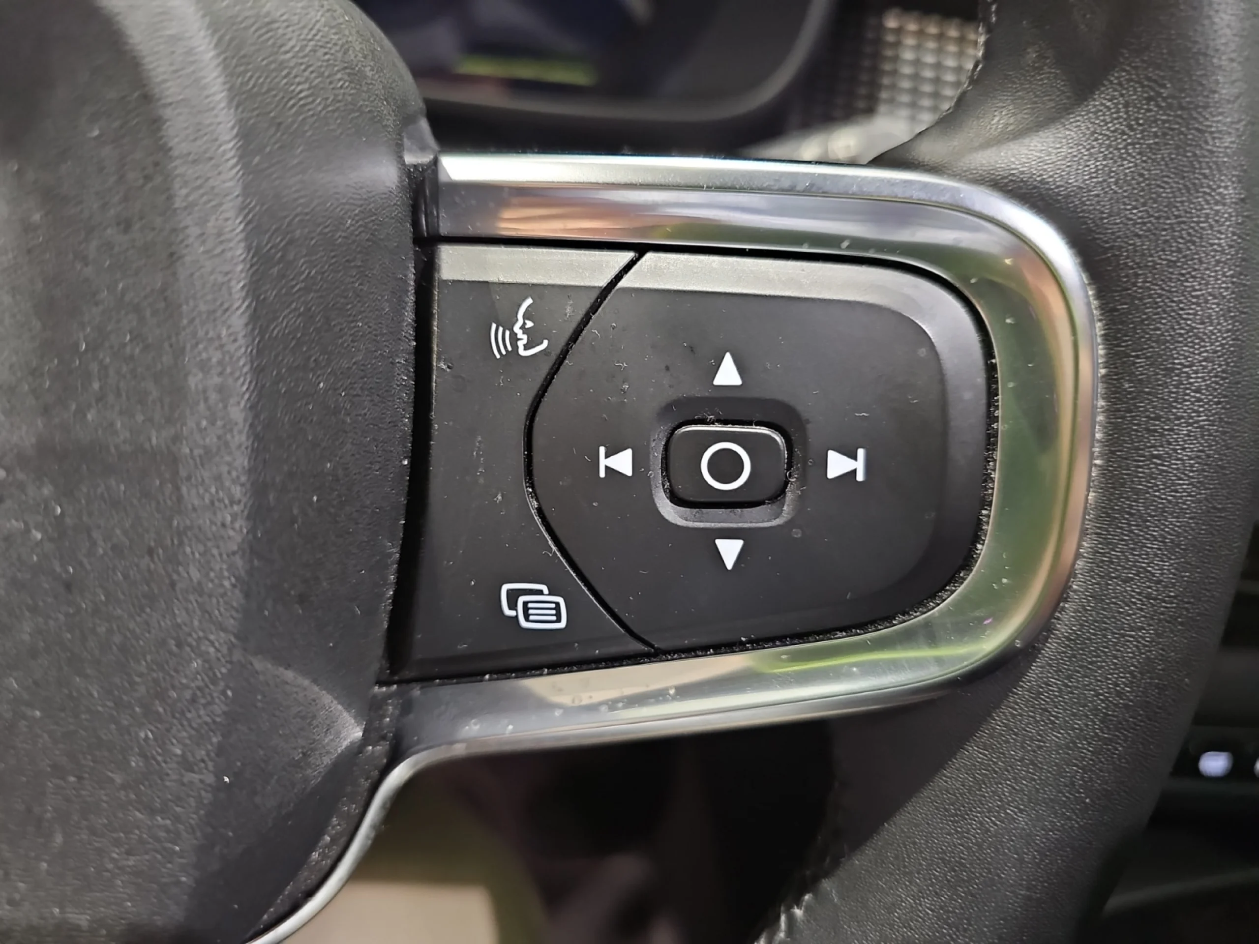 VOLVO XC40 RECHARGE ELÉCTRICO PLUS AUTO - Foto 13