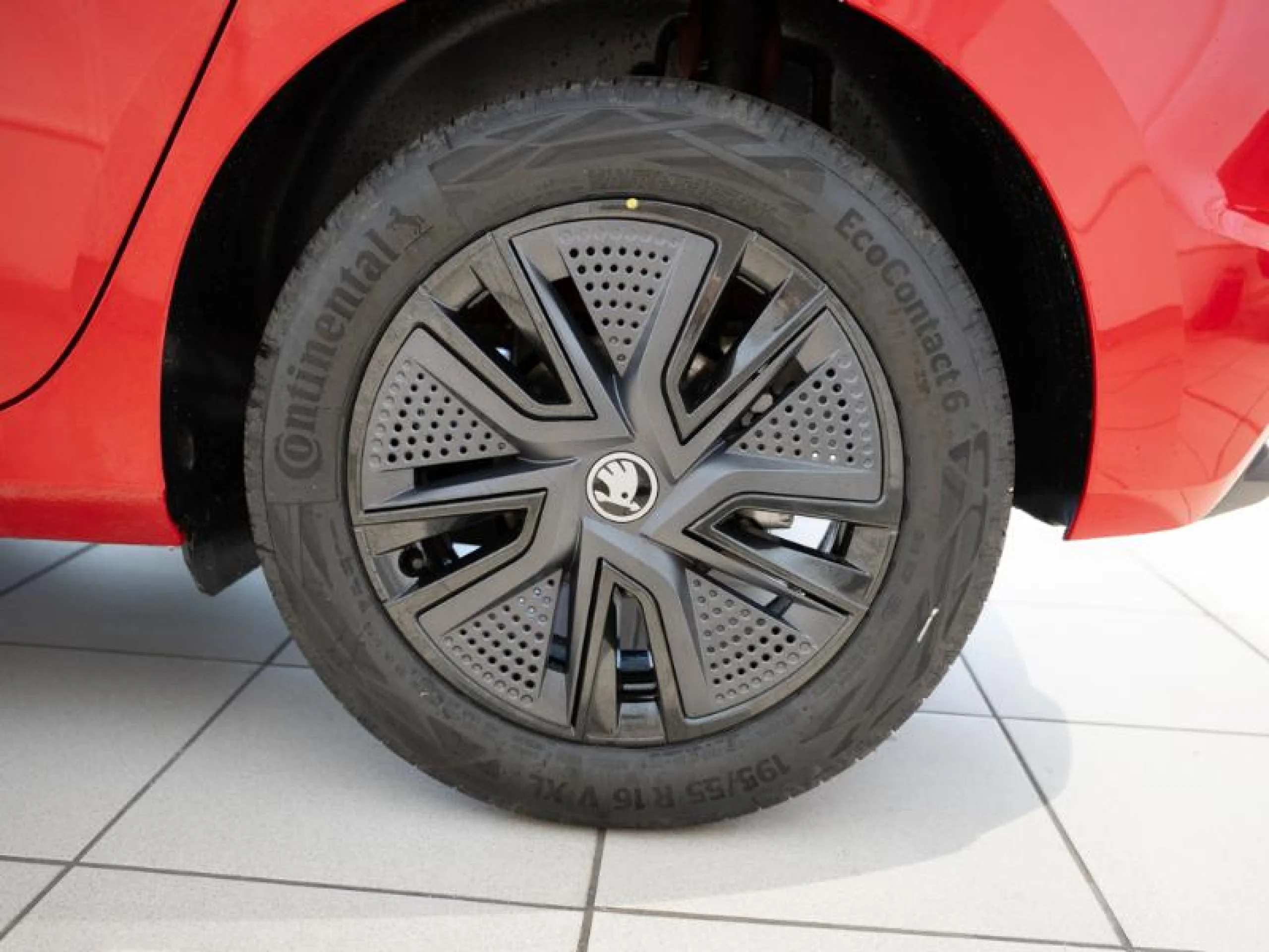 SKODA FABIA 1.0 TSI 70KW (95CV) DESIGN - Foto 8