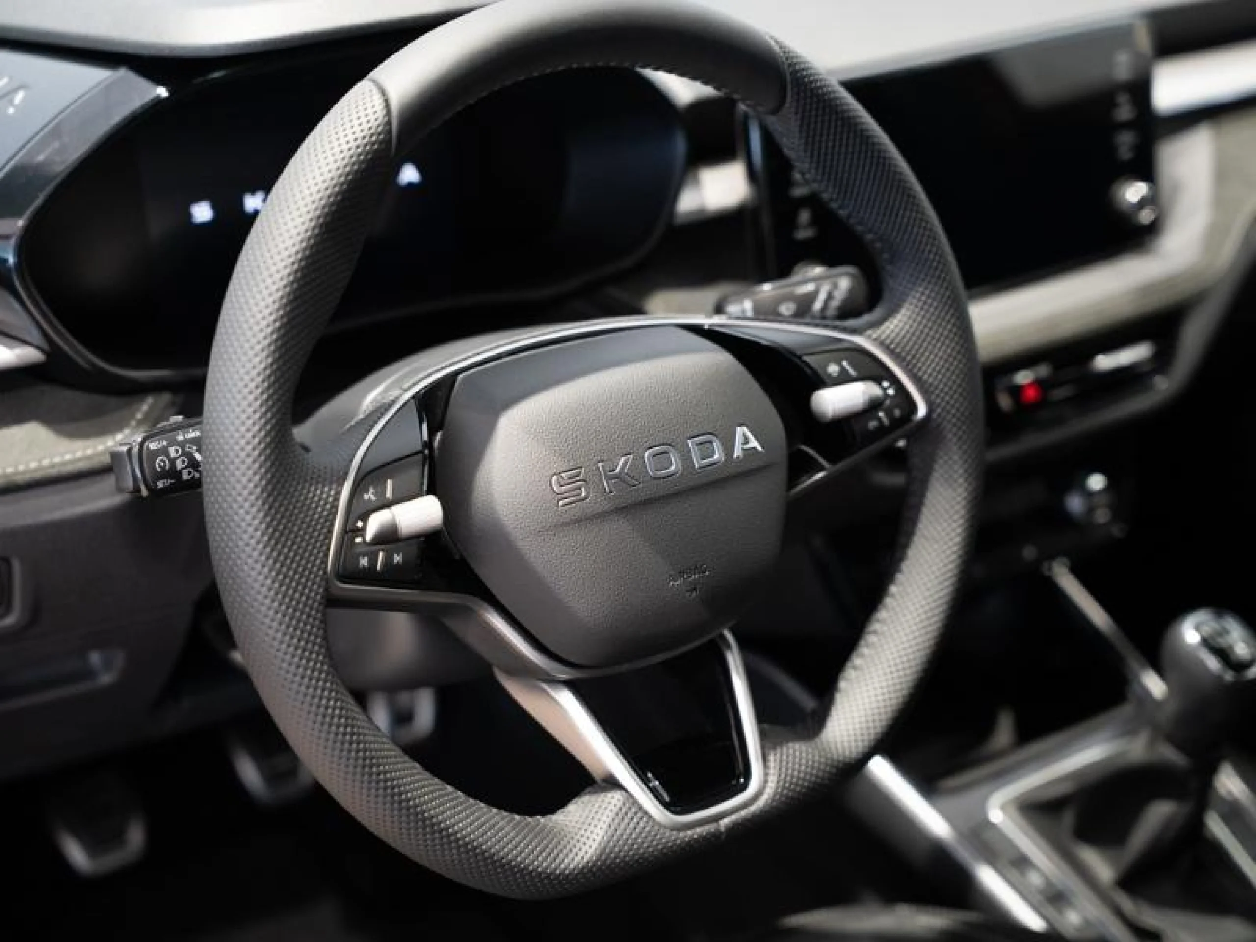 SKODA FABIA 1.0 TSI 70KW (95CV) DESIGN - Foto 9