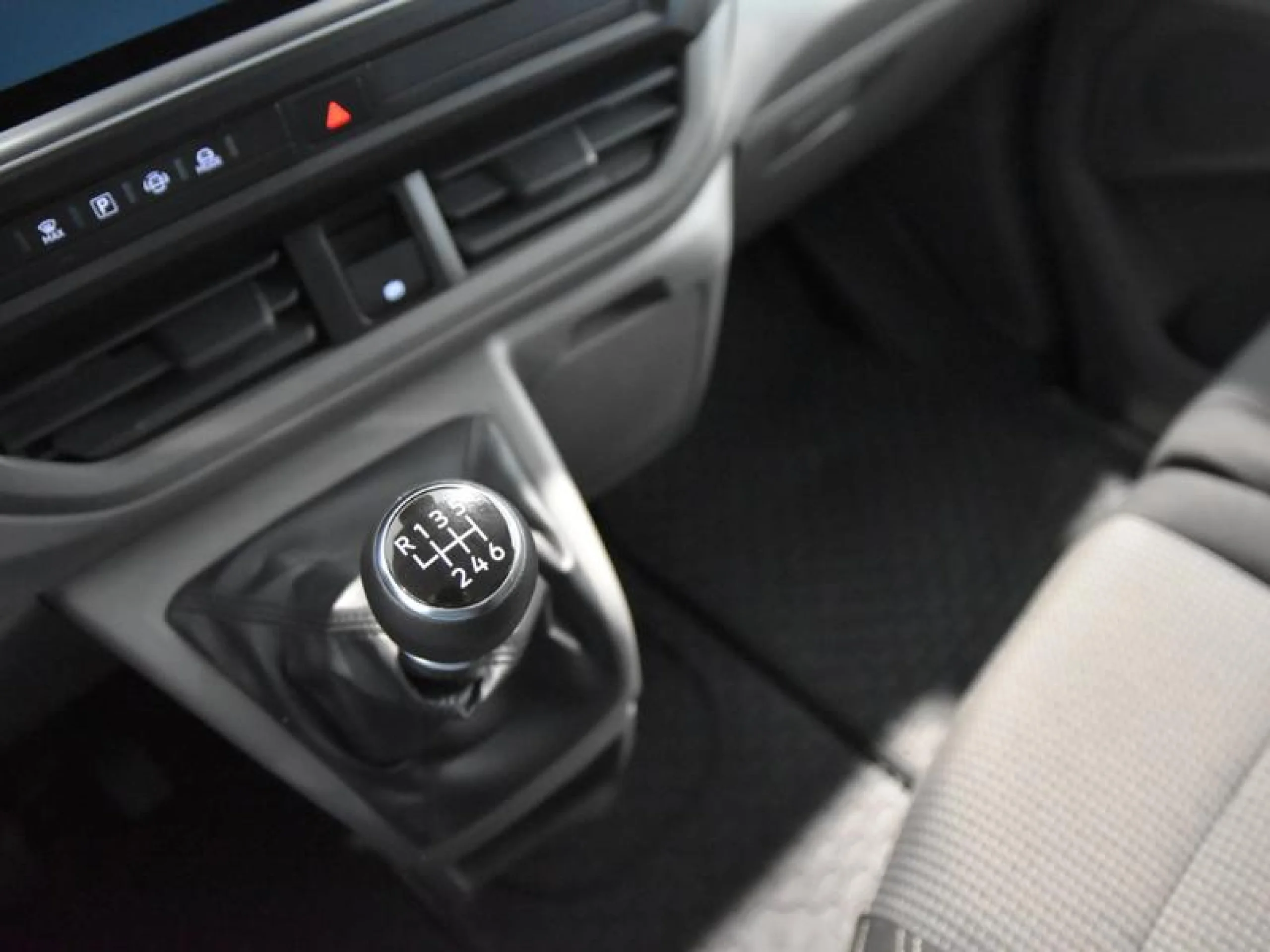 VOLKSWAGEN CARAVELLE CORTA 2.0 TDI 81 KW (110 CV) 6 VE - Foto 13
