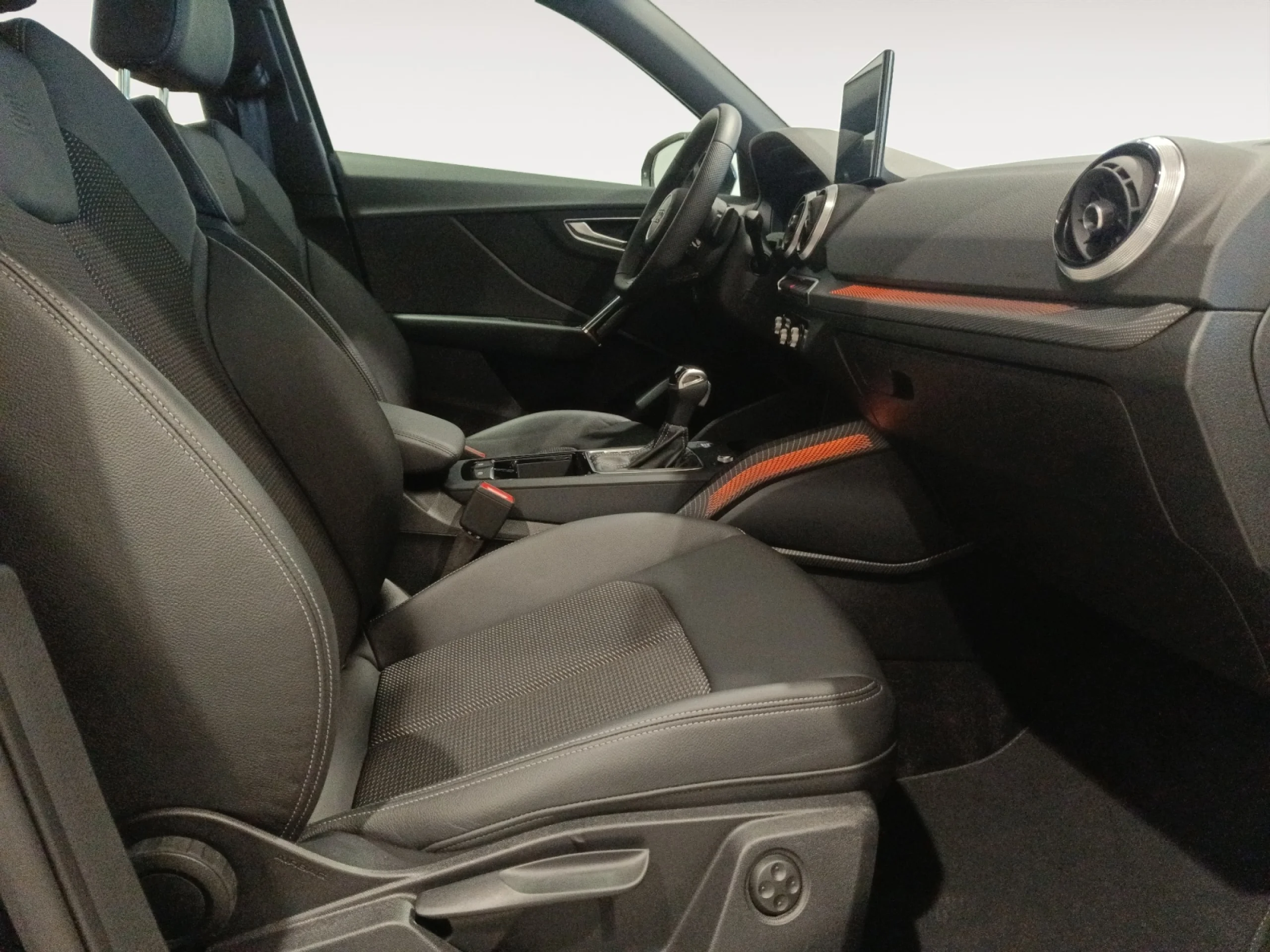 AUDI Q2 S LINE 35 TFSI 110KW (150CV) S TRONIC - Foto 8