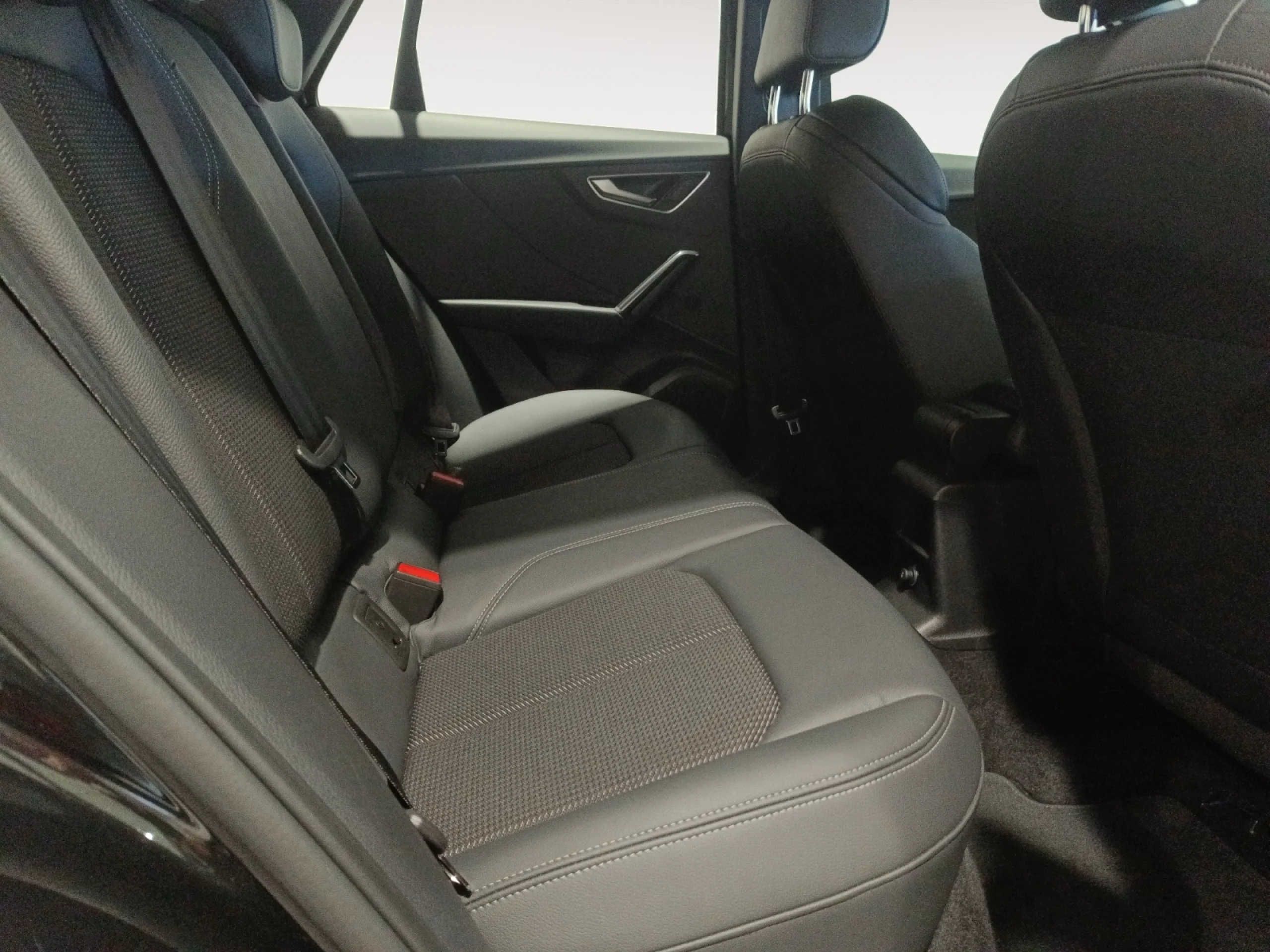 AUDI Q2 S LINE 35 TFSI 110KW (150CV) S TRONIC - Foto 9