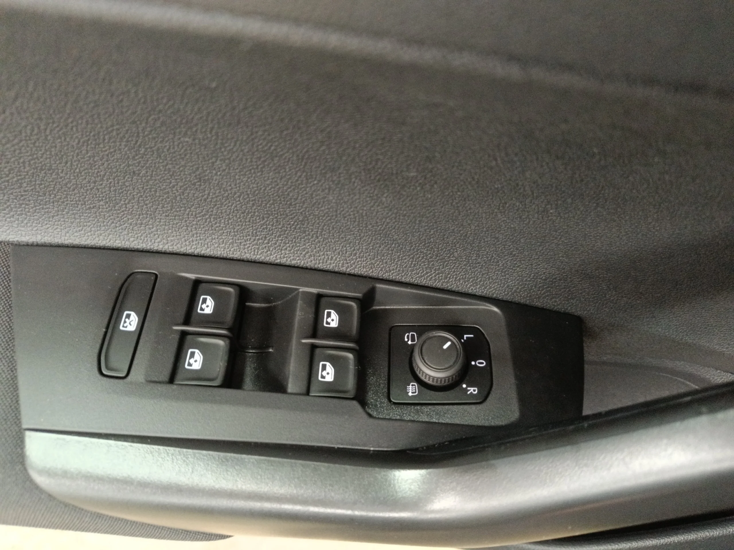 VOLKSWAGEN POLO LIFE 1.0 TSI 70KW (95CV) - Foto 13