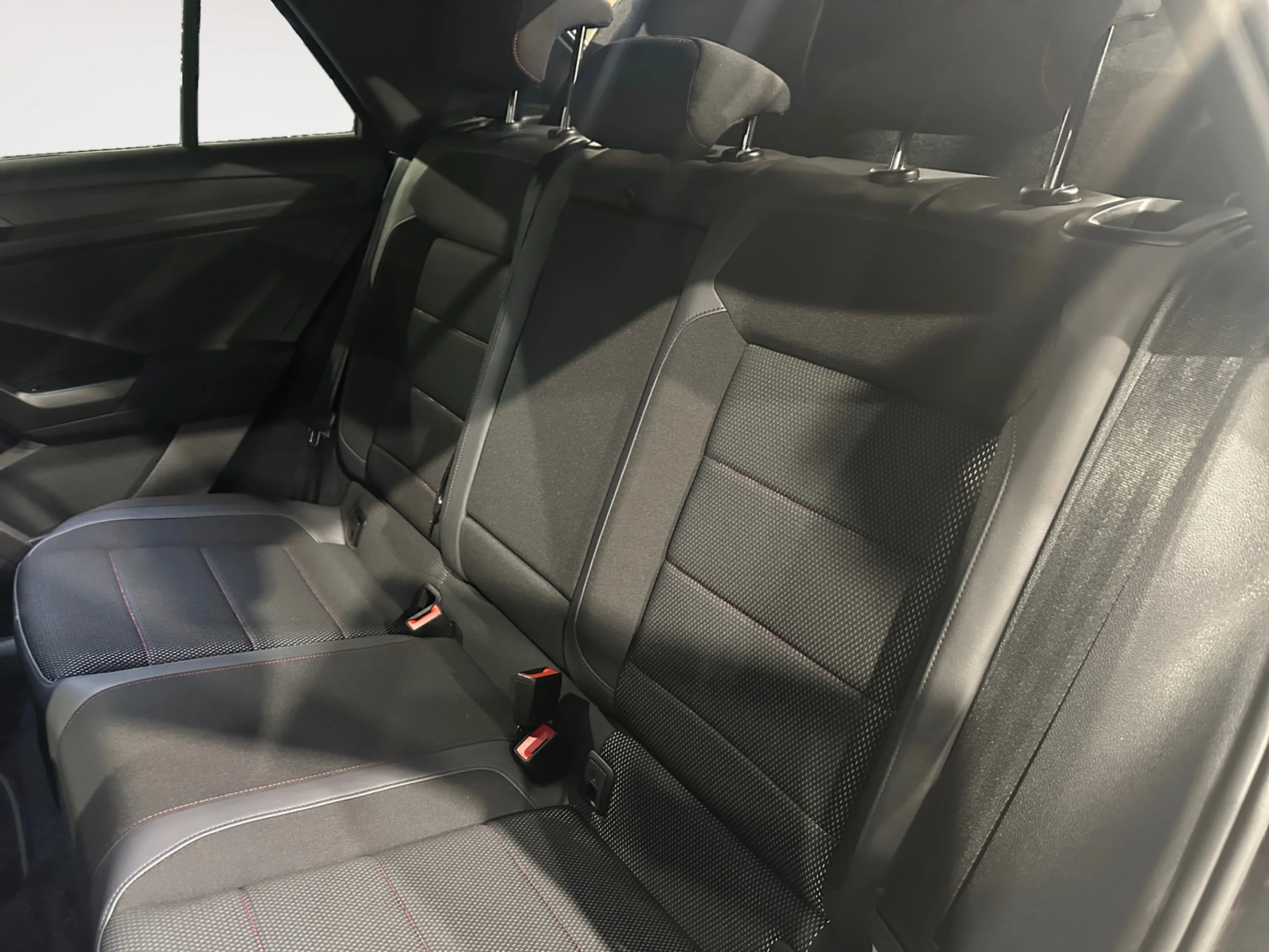 VOLKSWAGEN T ROC SPORT 1.5 TSI 110KW (150CV) DSG - Foto 6