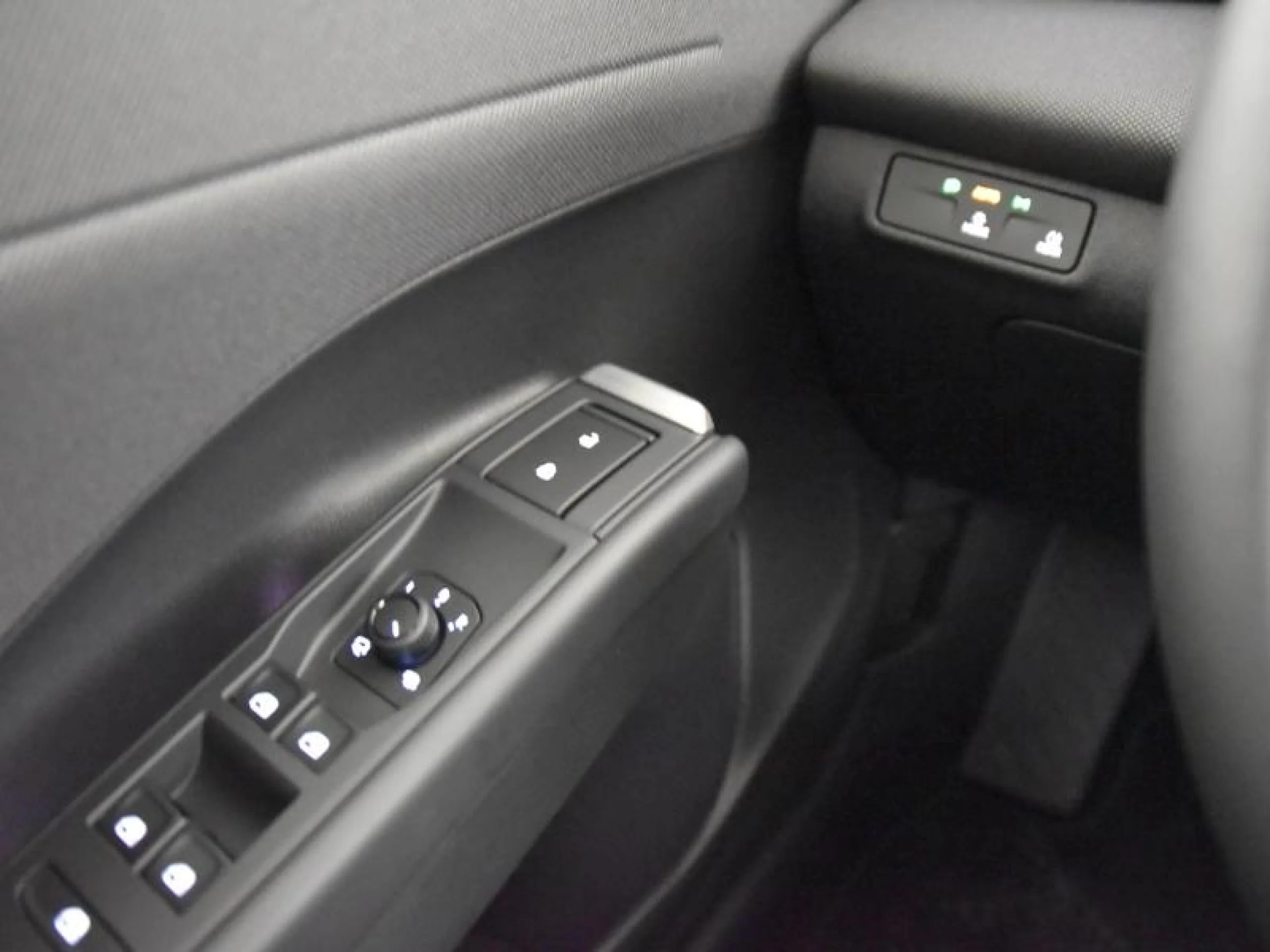 VOLKSWAGEN T ROC T ROC MÁS 1.5 ETSI 110 KW (150 CV)  AUTOMÁTICO DSG 7 VEL. - Foto 17