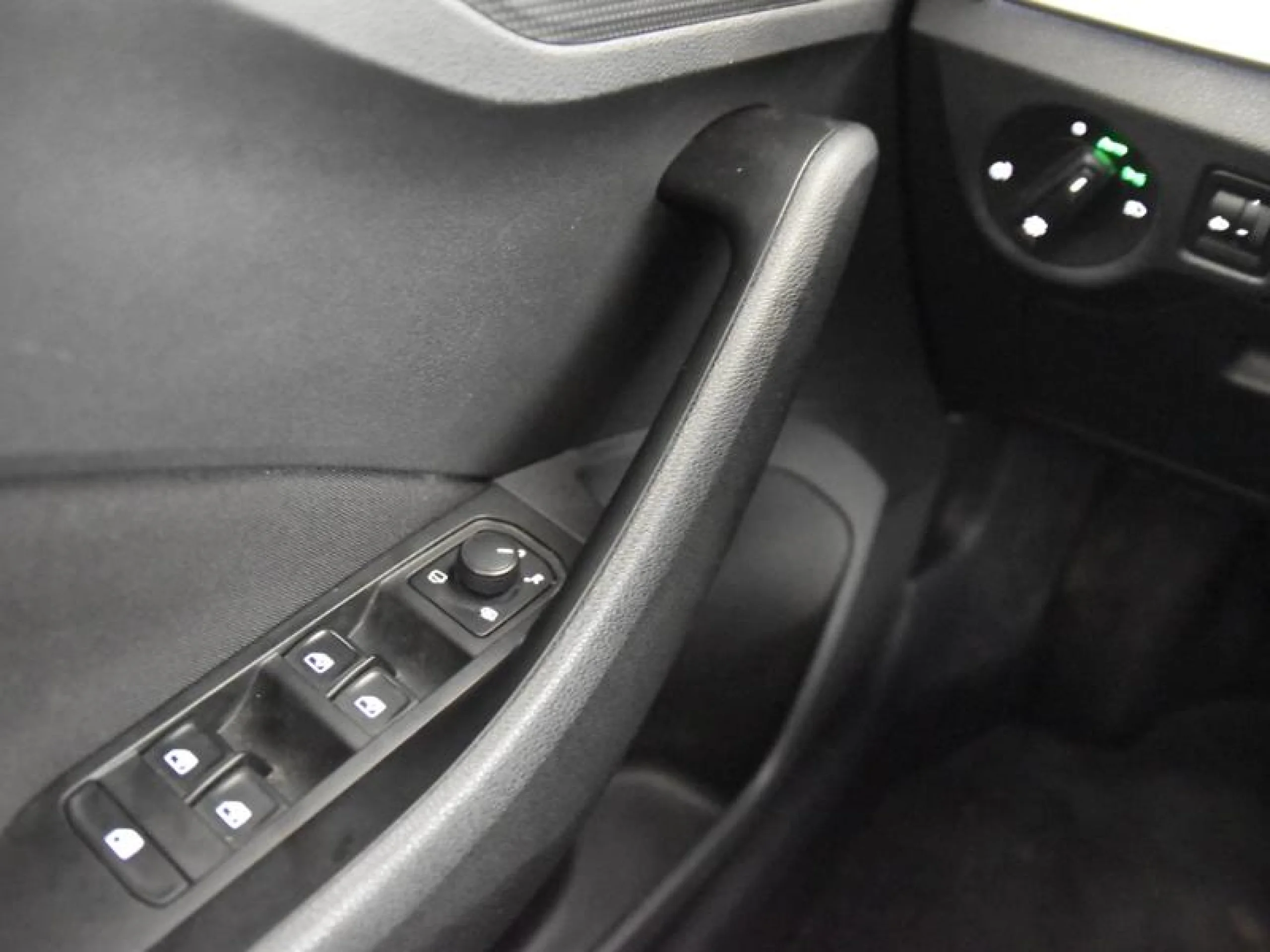 SKODA KAMIQ 1.0 TSI 81KW (110CV) AMBITION - Foto 17