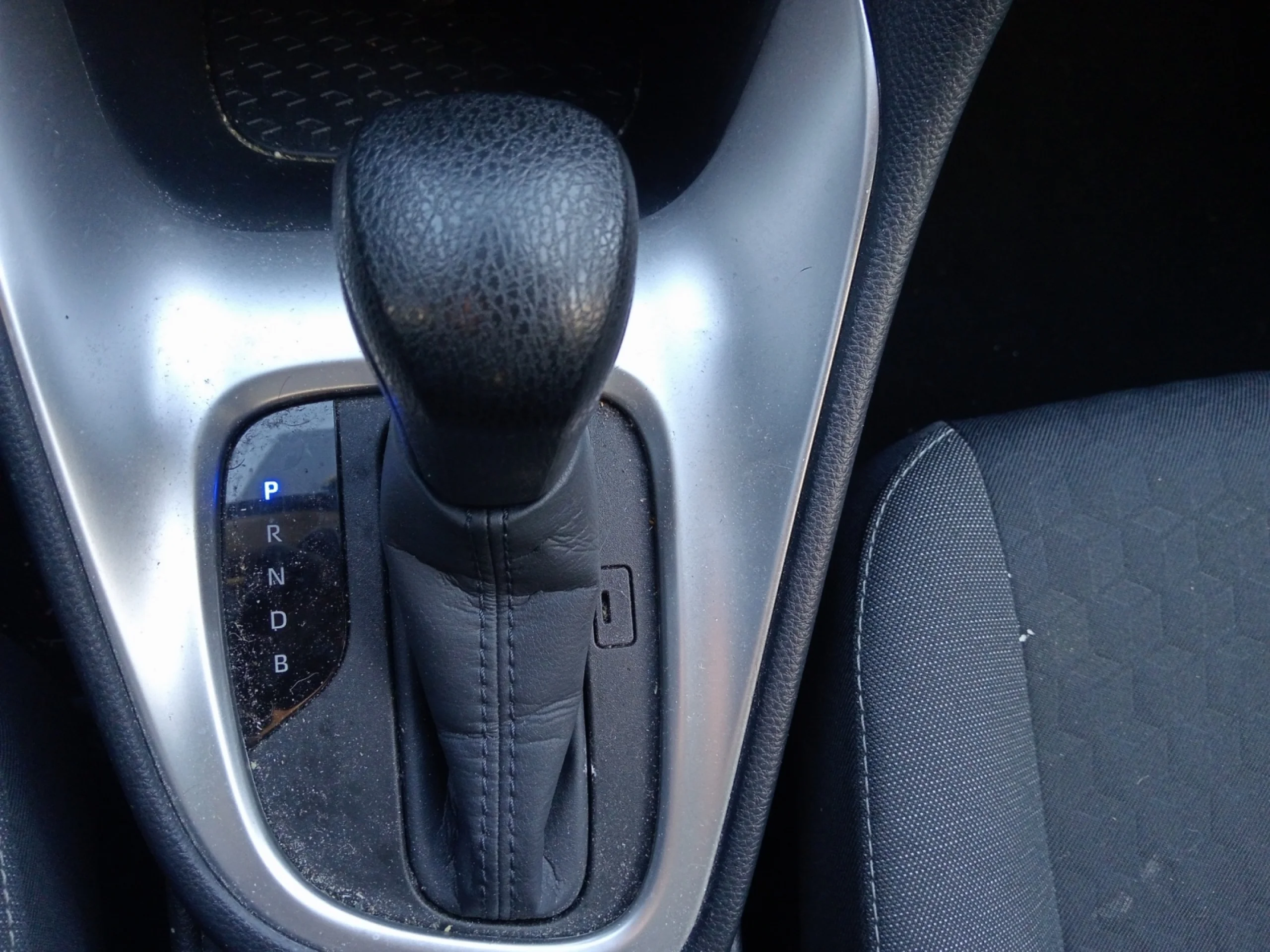 TOYOTA Yaris 1.5 120H BUSINESS PLUS - Foto 14