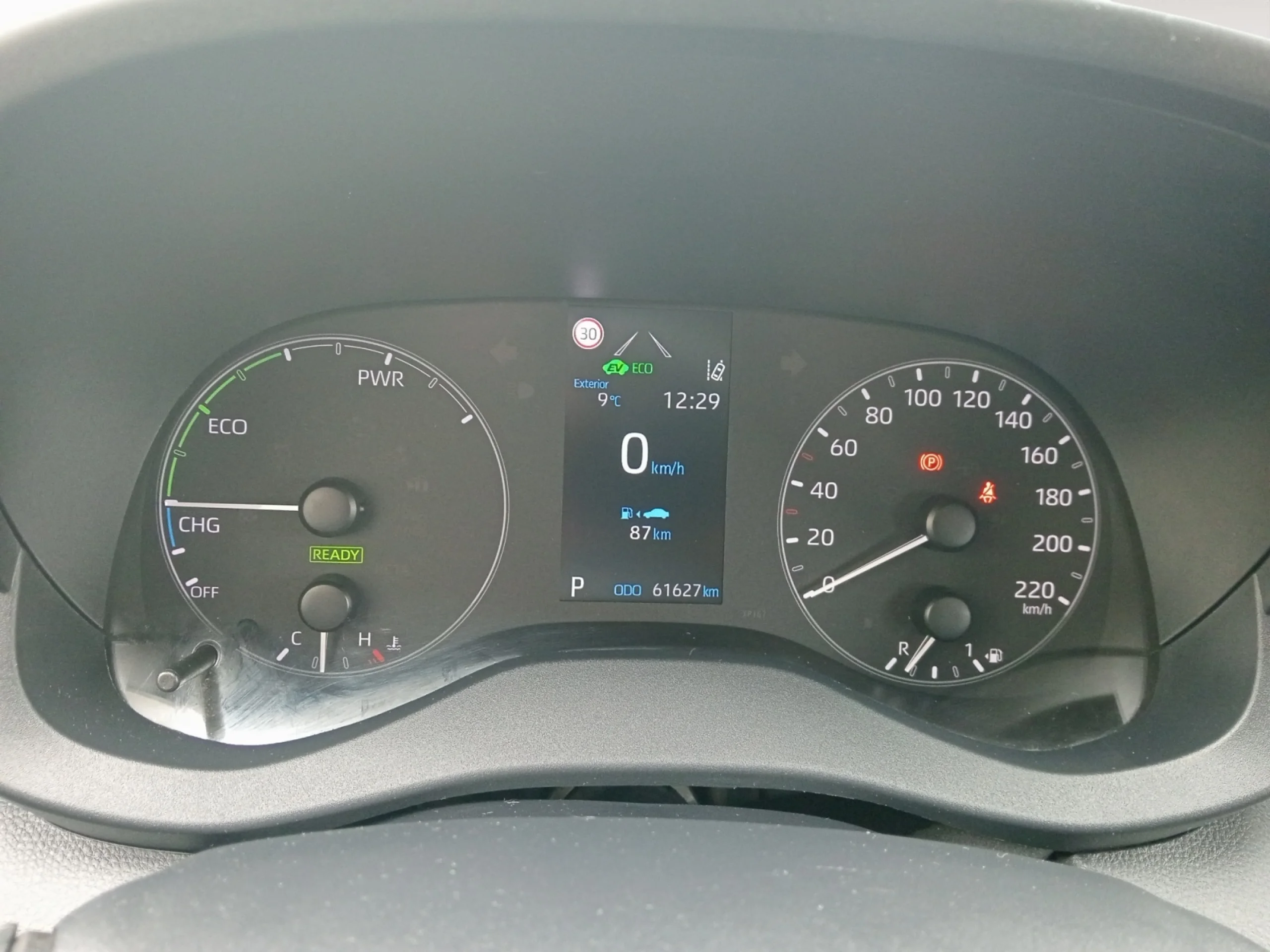 TOYOTA Yaris 1.5 120H BUSINESS PLUS - Foto 10