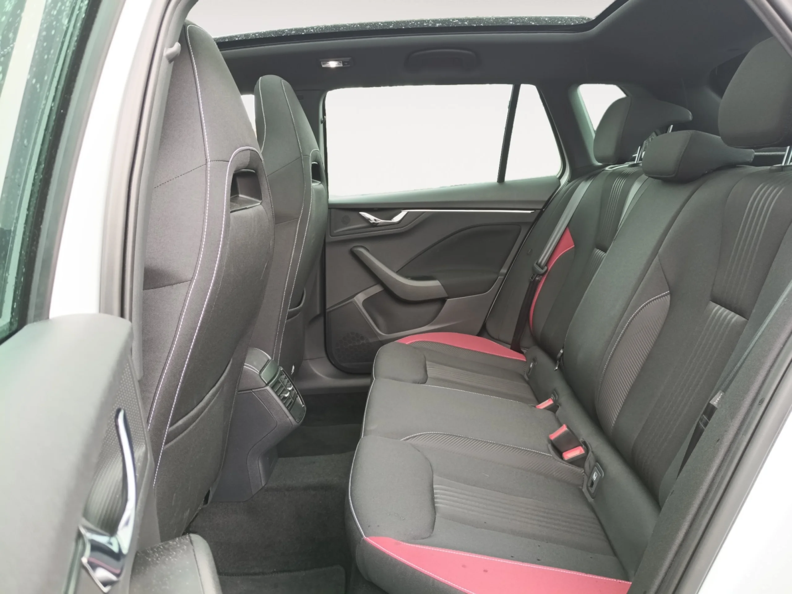 SKODA KAMIQ 1.5 TSI 110KW (150CV) DSG MONTECARLO - Foto 6