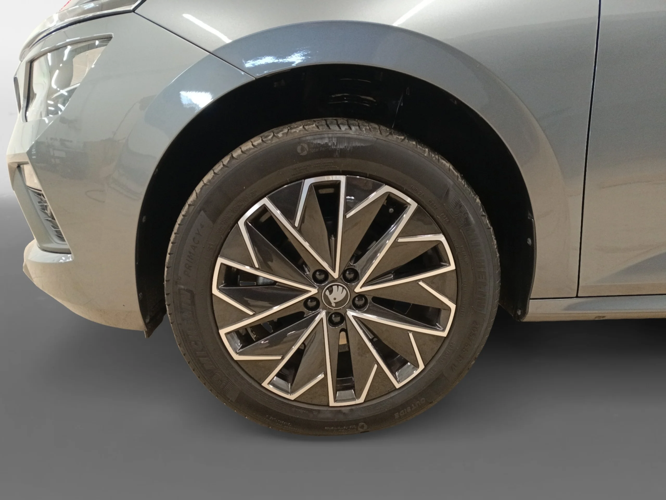 SKODA KAMIQ 1.0 TSI 85KW (115CV) DSG SELECTION - Foto 9