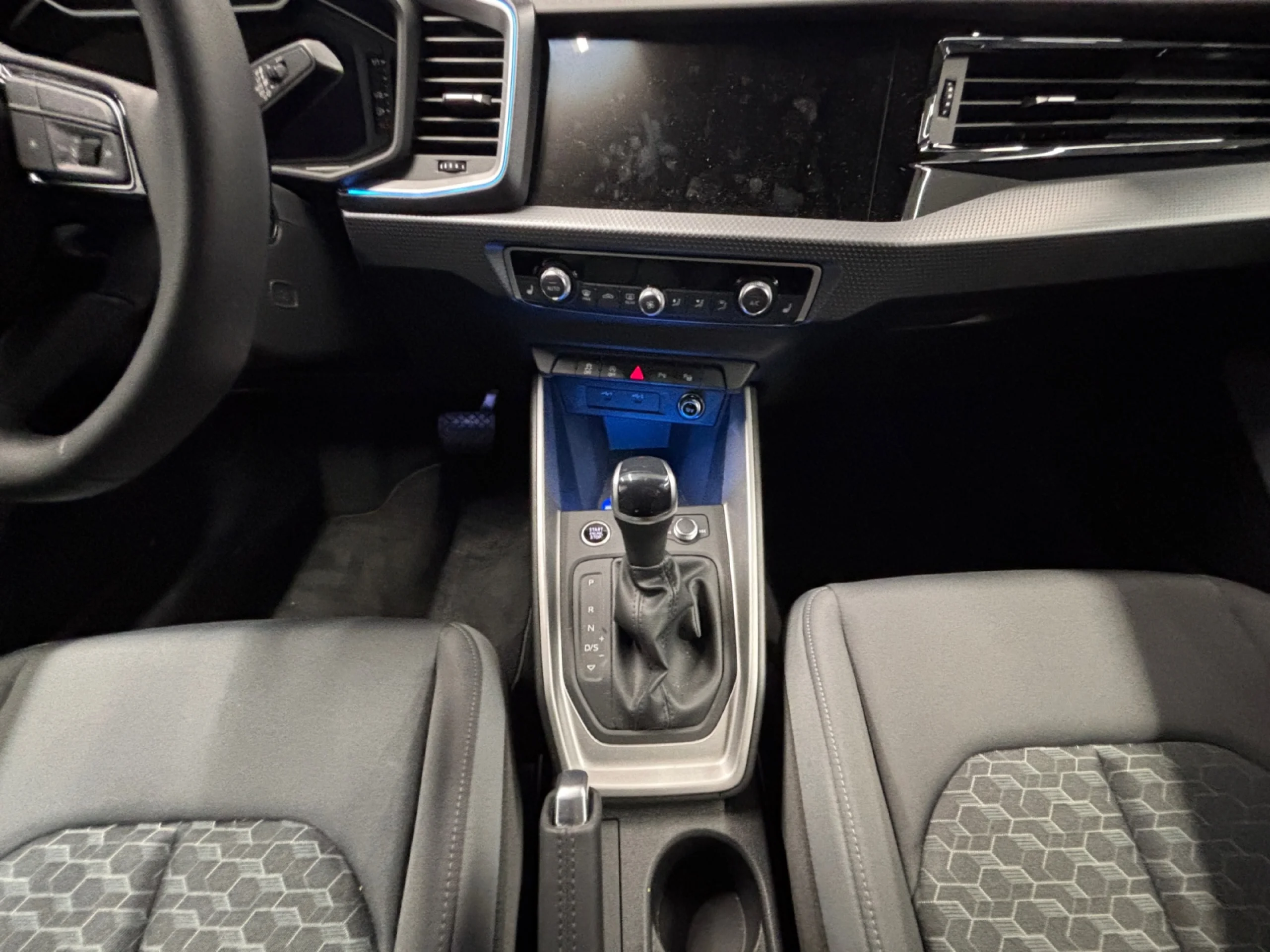 AUDI A1 A1 SPORTBACK ADRENALIN BLACK EDITION 30 TFSI  85(116) KW(CV) S TRONIC - Foto 11