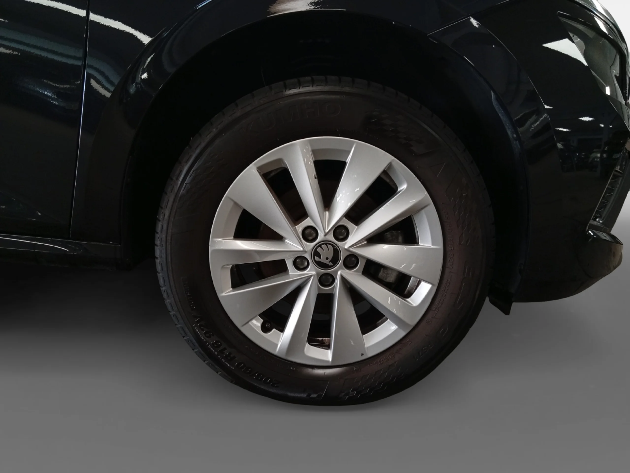 SKODA KAMIQ 1.0 TSI 85KW (115CV) DSG SELECTION - Foto 8