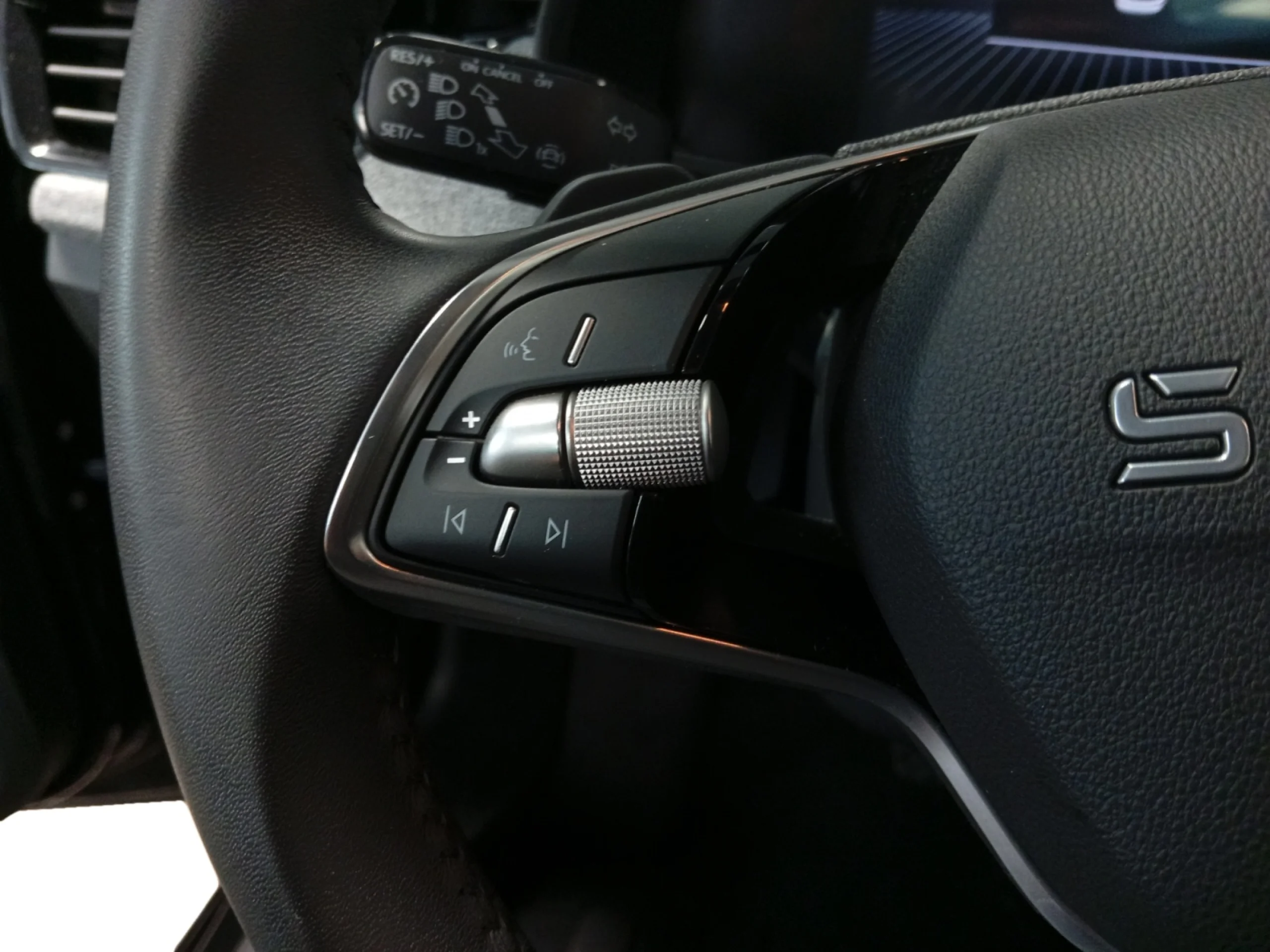 SKODA KAMIQ 1.0 TSI 85KW (115CV) DSG SELECTION - Foto 11