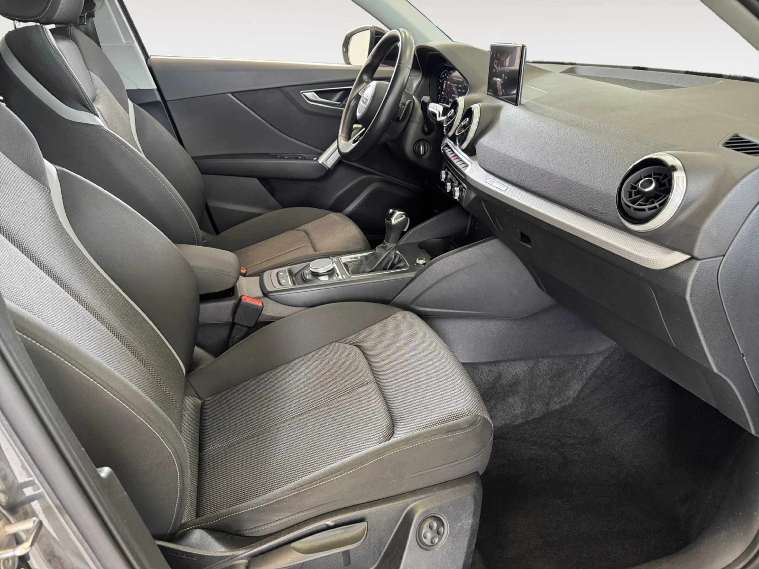 AUDI Q2 BLACK LINE 35 TFSI 110KW S TRONIC - Foto 5