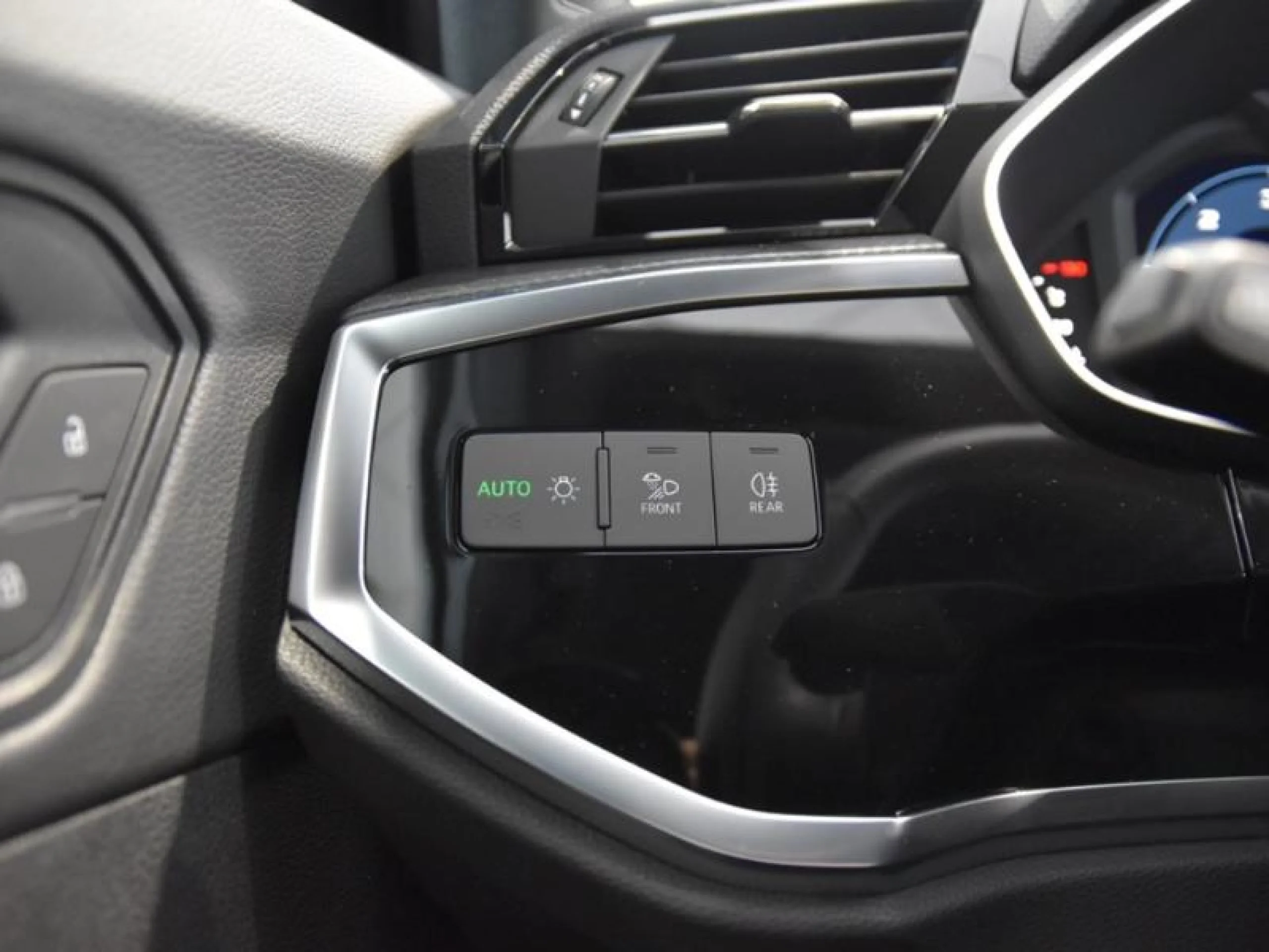 AUDI Q3 BLACK LINE 35 TDI 110KW (150CV) S TRONIC - Foto 18