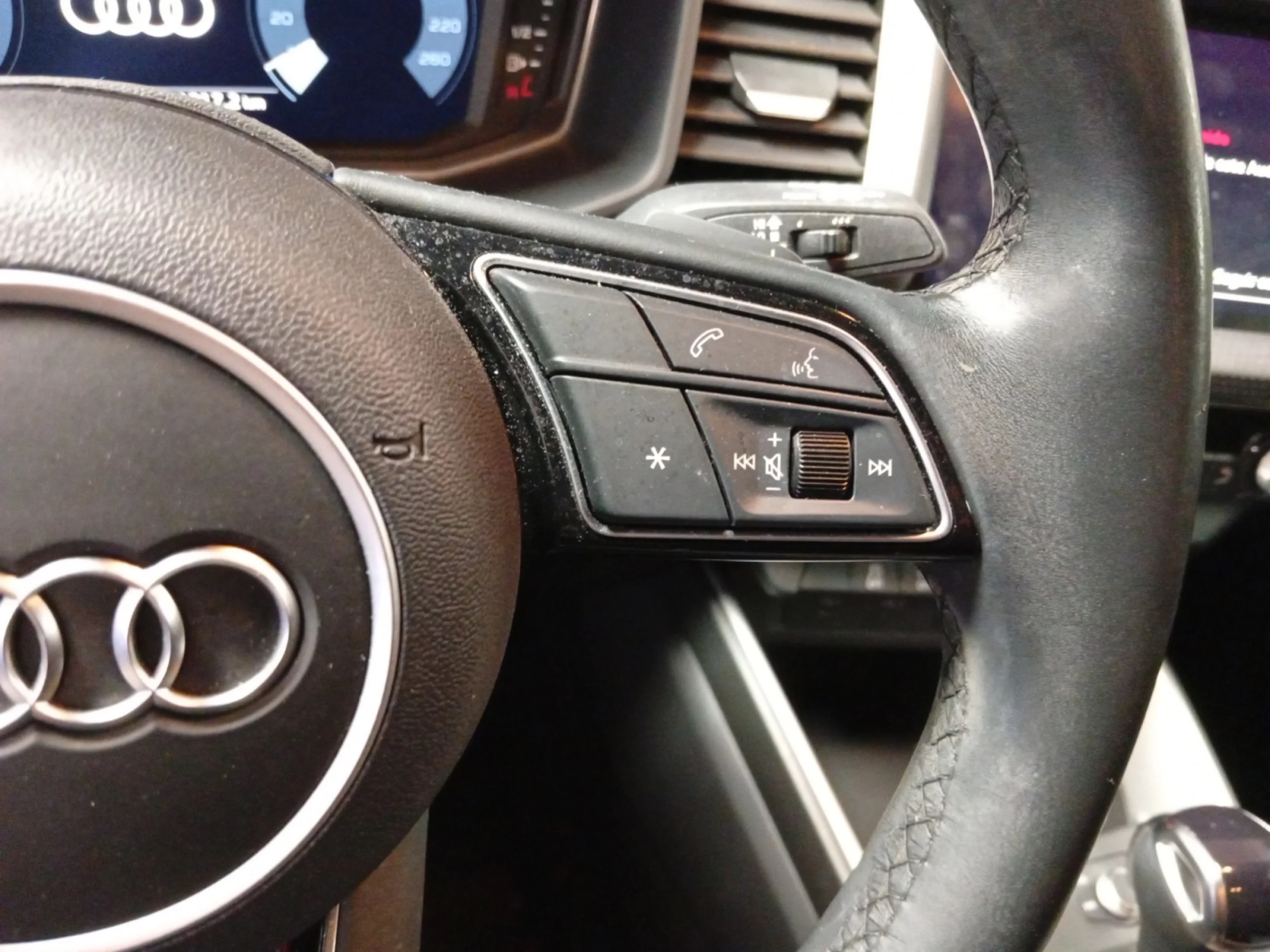 AUDI A1 SPORTBACK ADRENALIN 30 TFSI 81KW S TRON - Foto 9