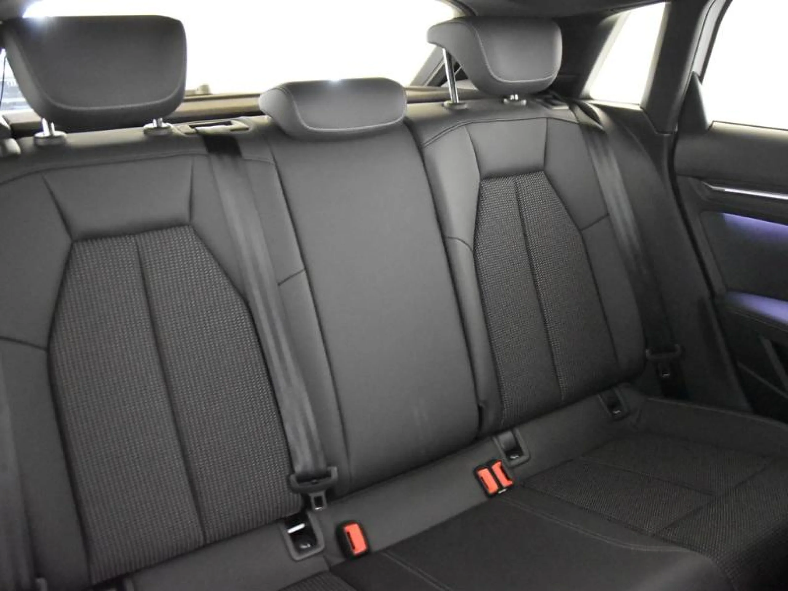 AUDI A3 SPORTBACK BLACK LINE TDI 110KW S TRONIC - Foto 5