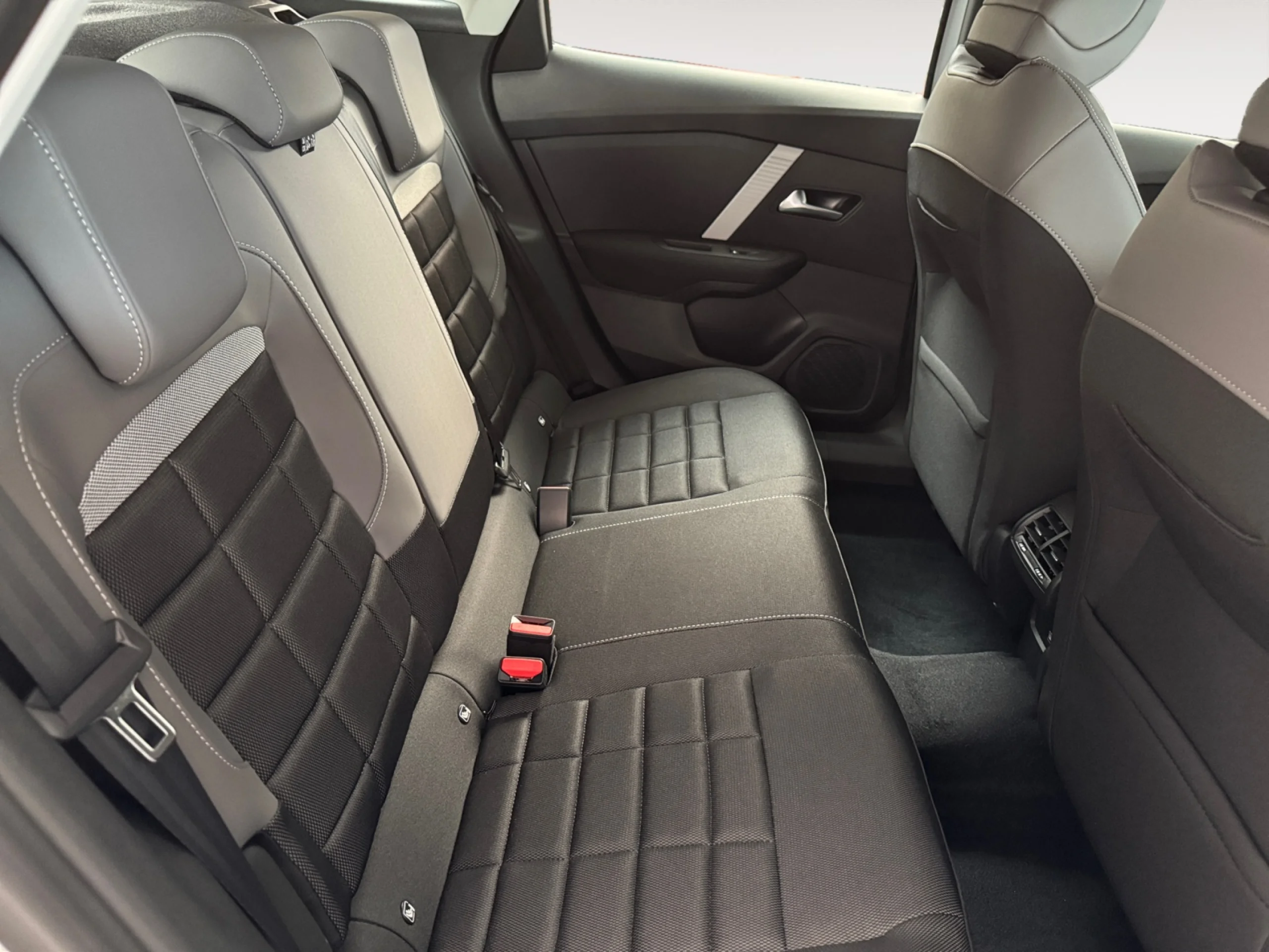 CITROEN C4 HYBRID 145 Ë DCS6 BUSINESS EDITION - Foto 6