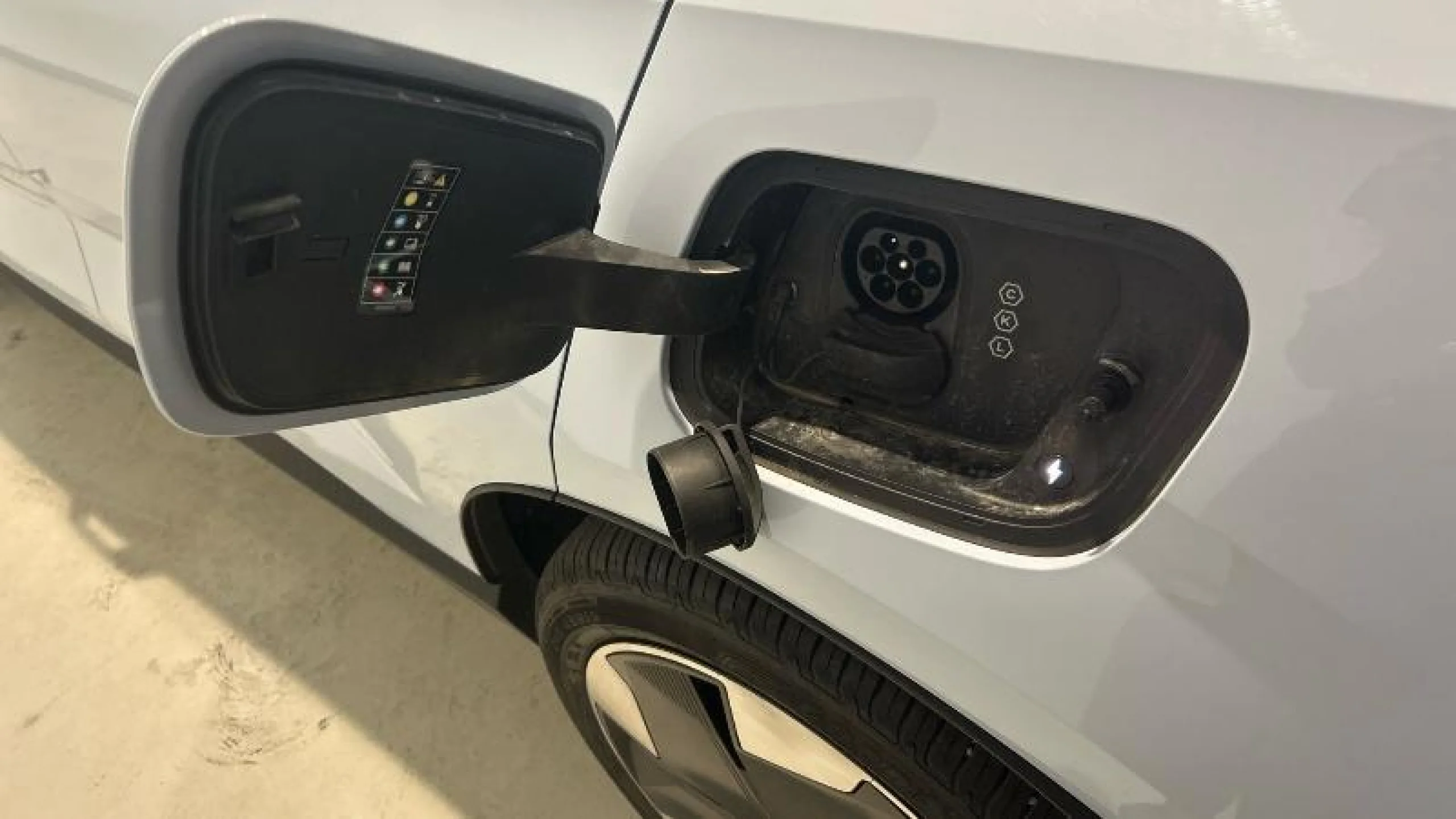 VOLVO EX30 SINGLE MOTOR EXTENDED RANGE PLUS AUTO - Foto 20