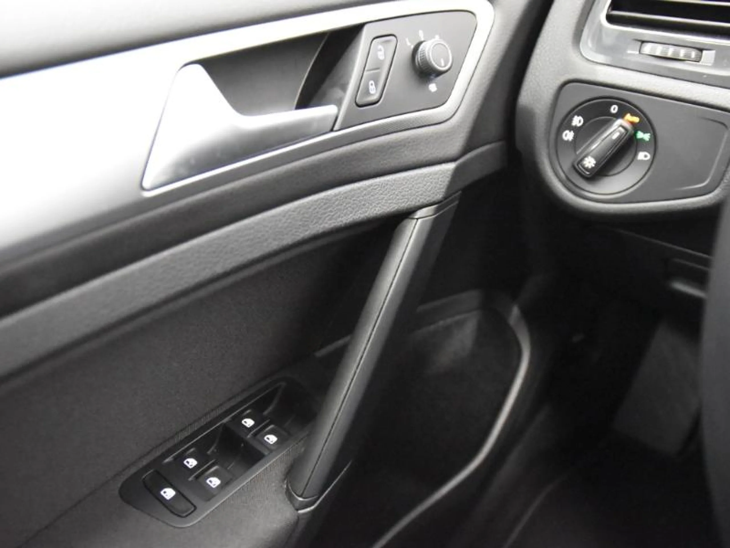 VOLKSWAGEN GOLF LAST EDITION 1.6 TDI 85KW (115CV) - Foto 15