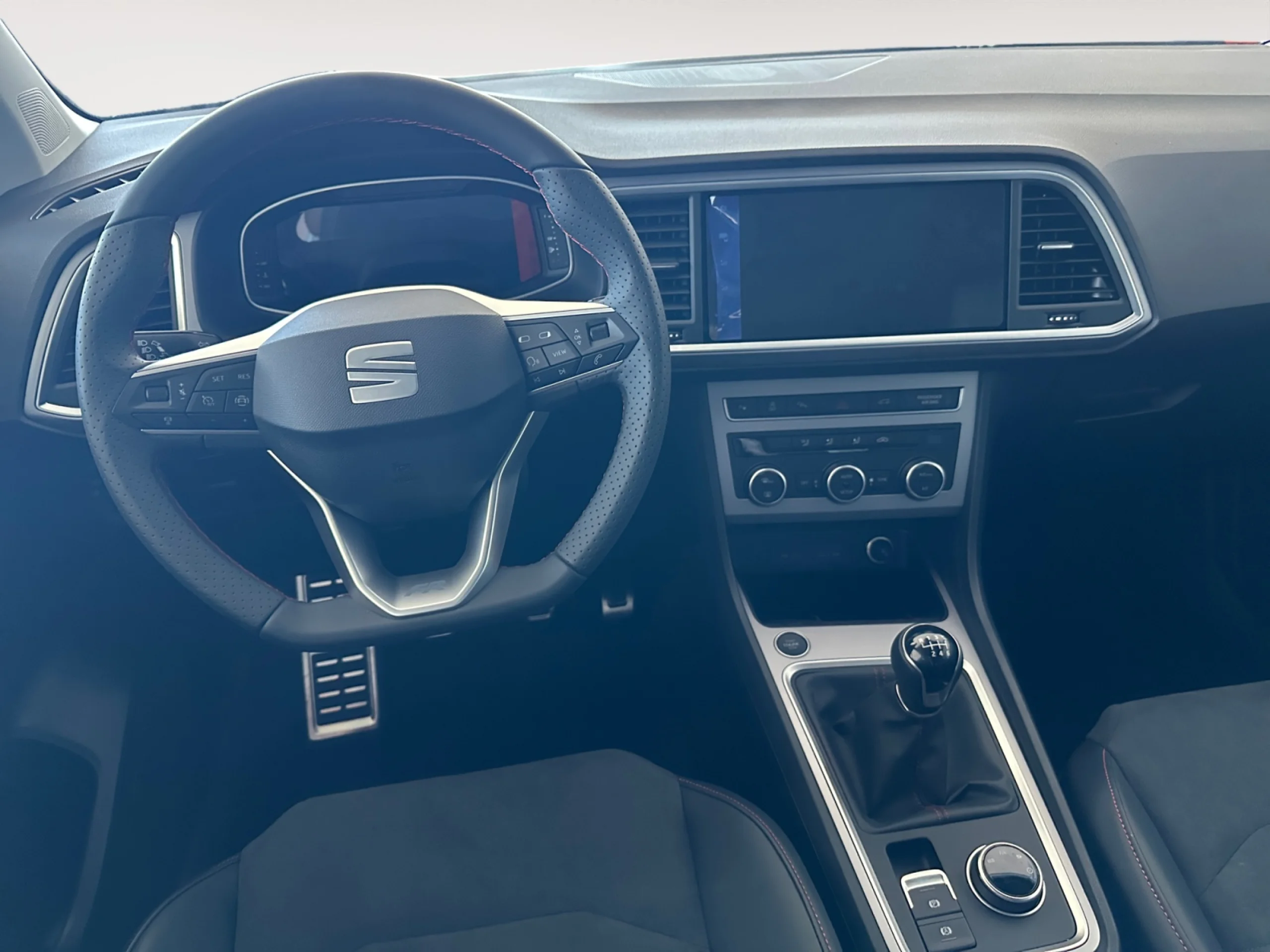 SEAT ATECA 1.5 TSI 110KW (150CV) FR SPECIAL EDITION - Foto 4