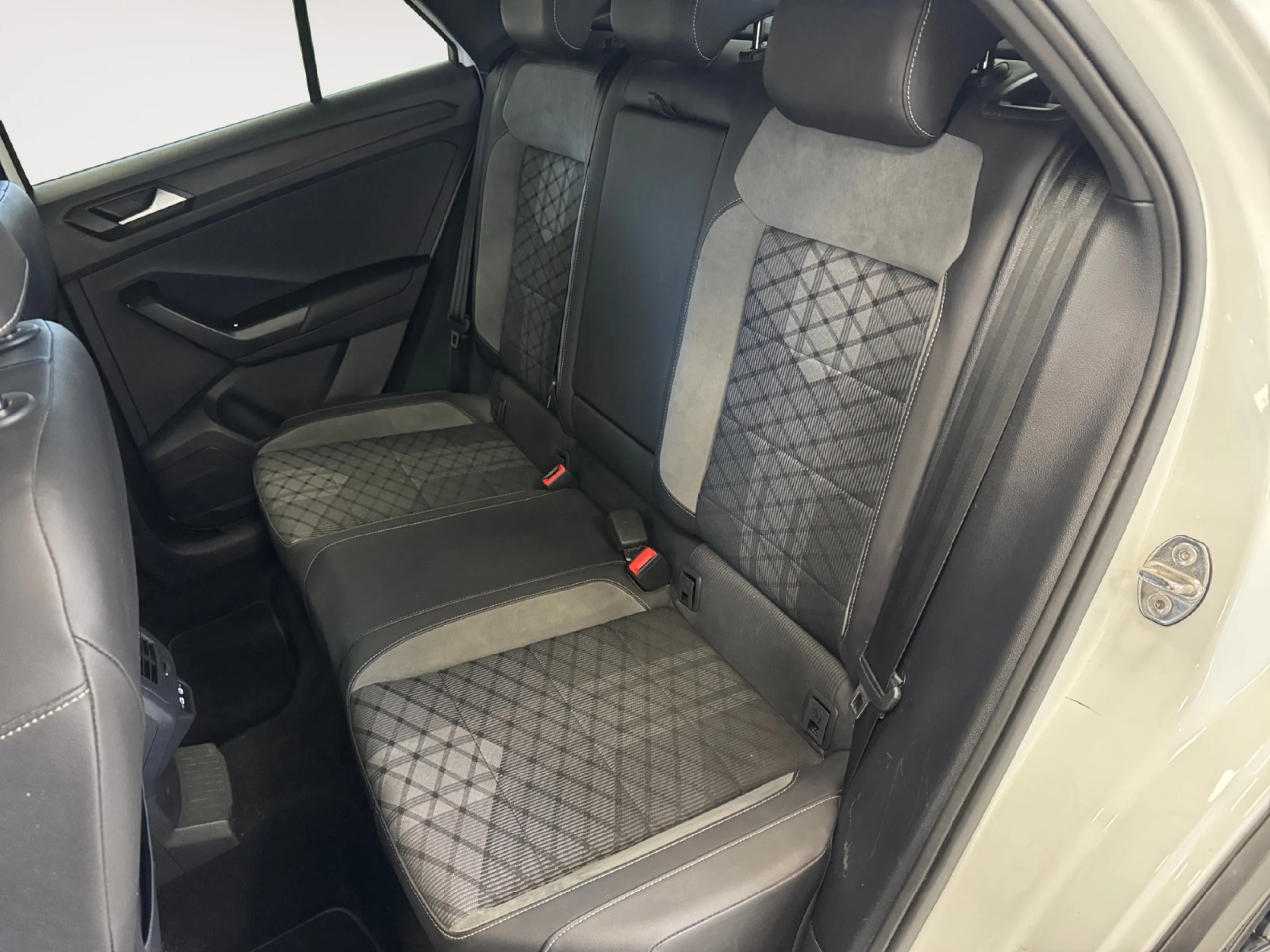 VOLKSWAGEN T ROC R LINE 2.0 TDI 110KW (150CV) DSG - Foto 6