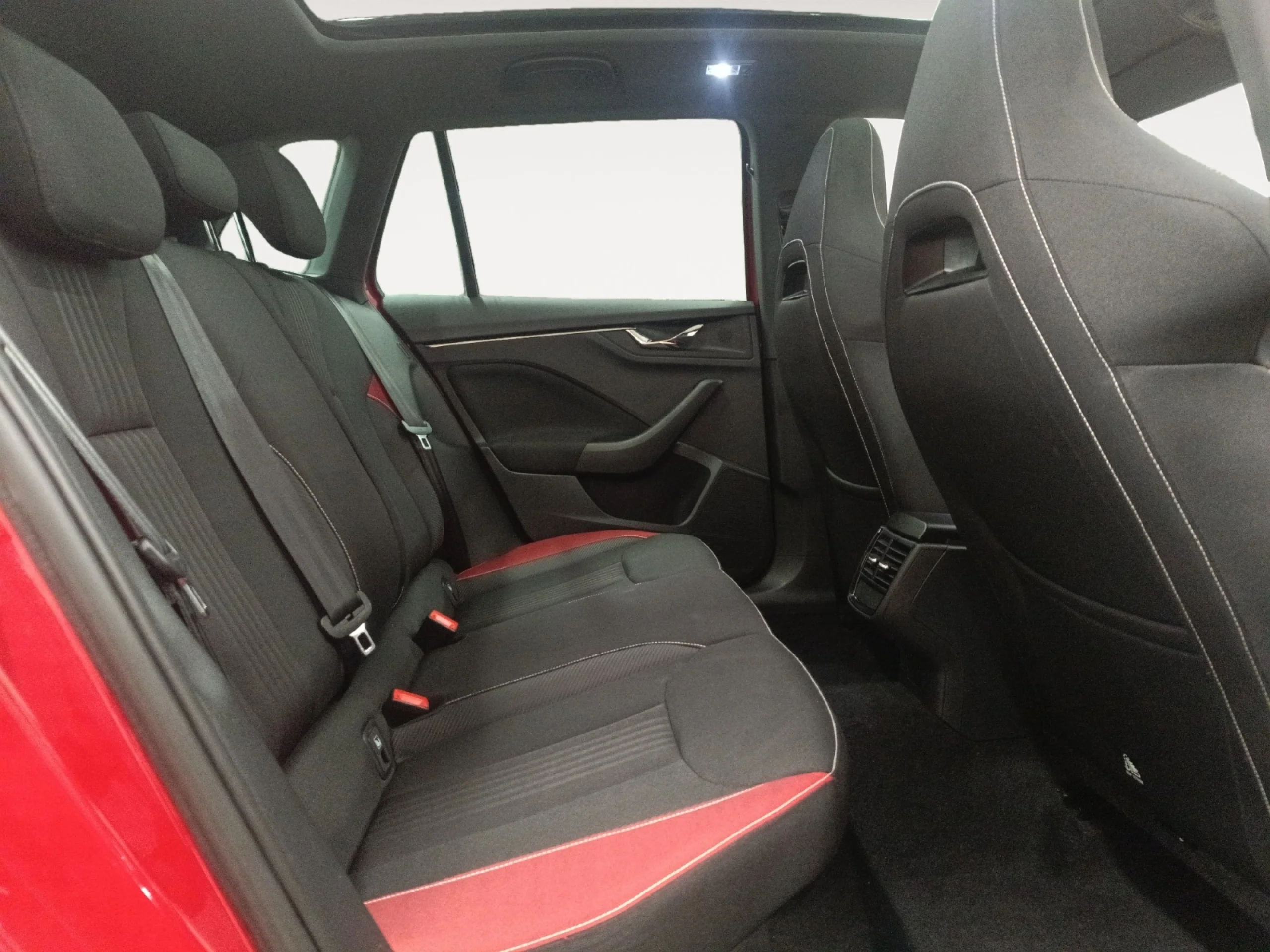 SKODA KAMIQ 1.5 TSI 110KW (150CV) DSG AMBITION - Foto 6