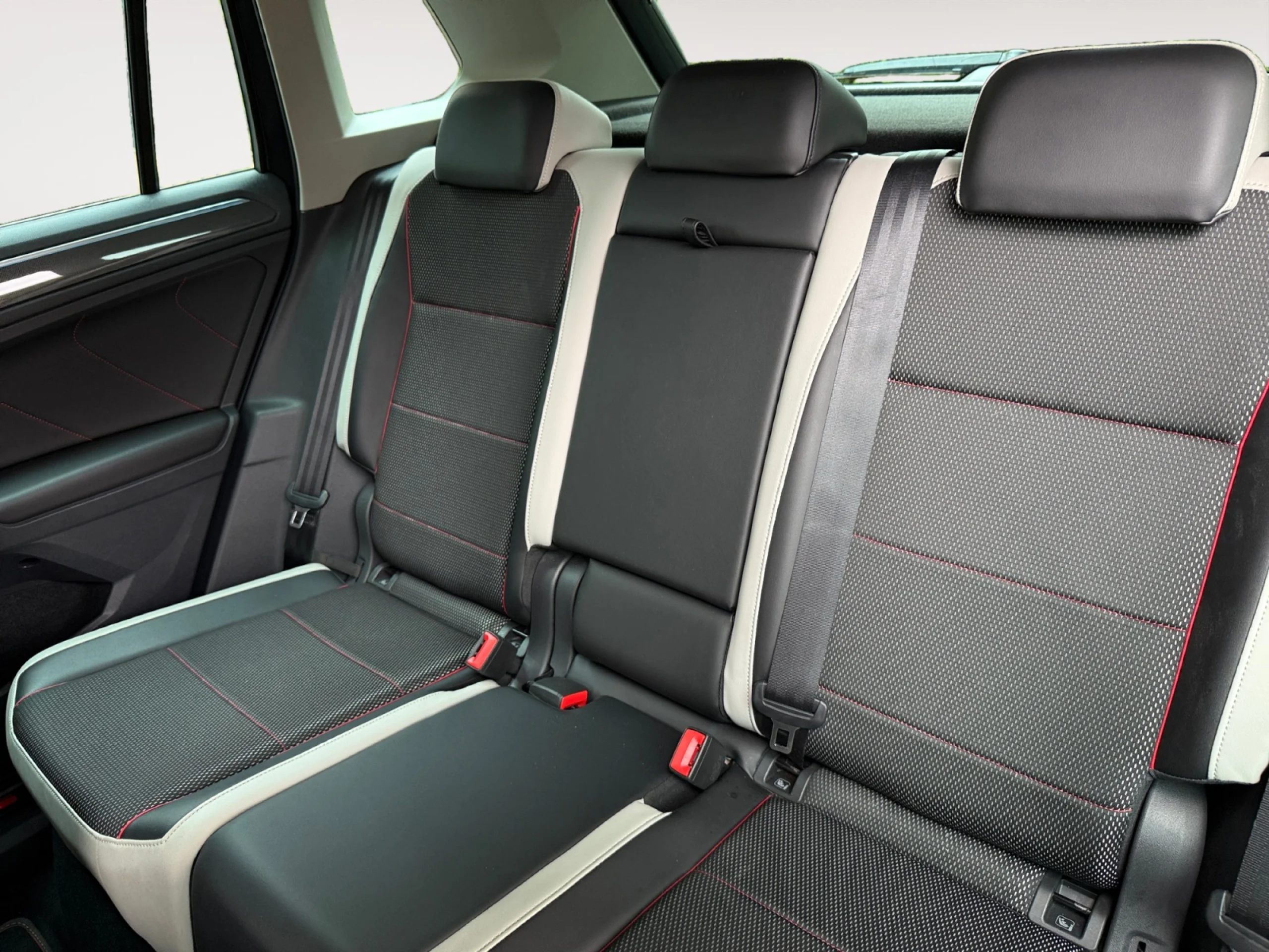 VOLKSWAGEN TIGUAN URBAN SPORT 2.0 TDI 110KW (150CV) DSG - Foto 6