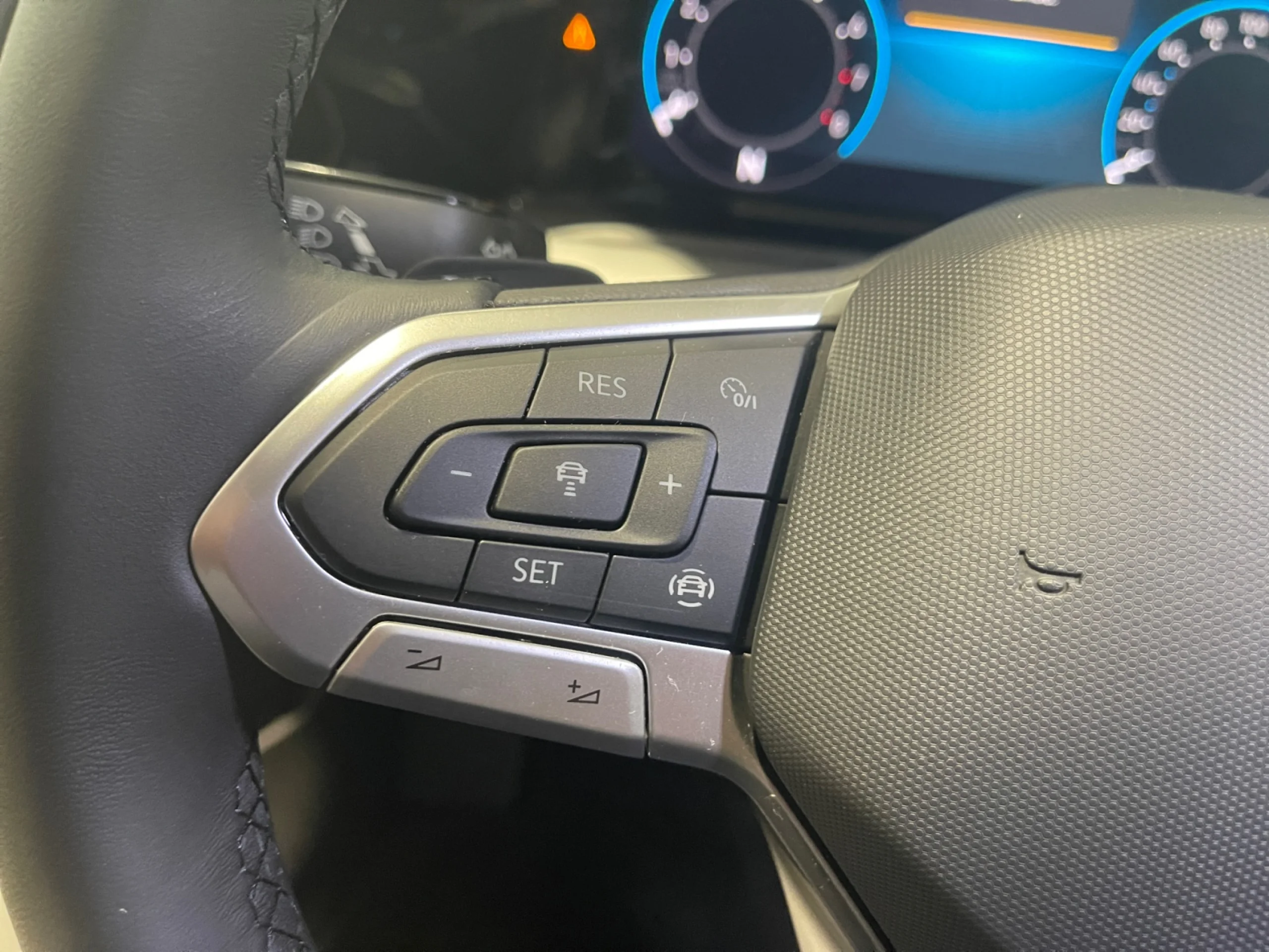 VOLKSWAGEN GOLF LIFE 1.0 ETSI 81KW (110CV) DSG - Foto 9