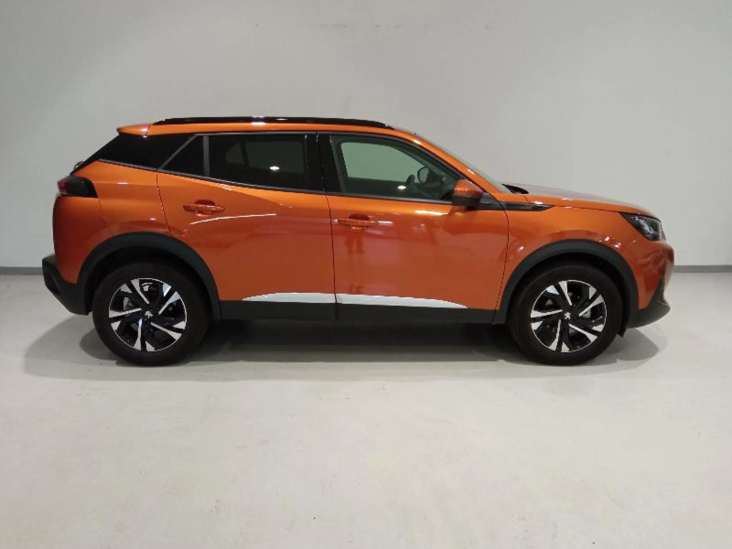 PEUGEOT 2008 ALLURE PURETECH 130 S&S BVM6 - Foto 3