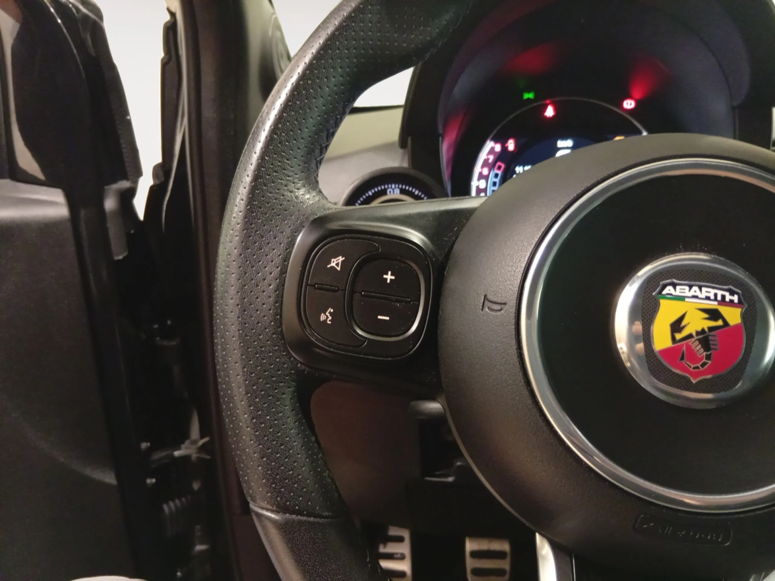 ABARTH 500 595 SCORPIONEORO 1.4 16V 121KW E6D - Foto 12