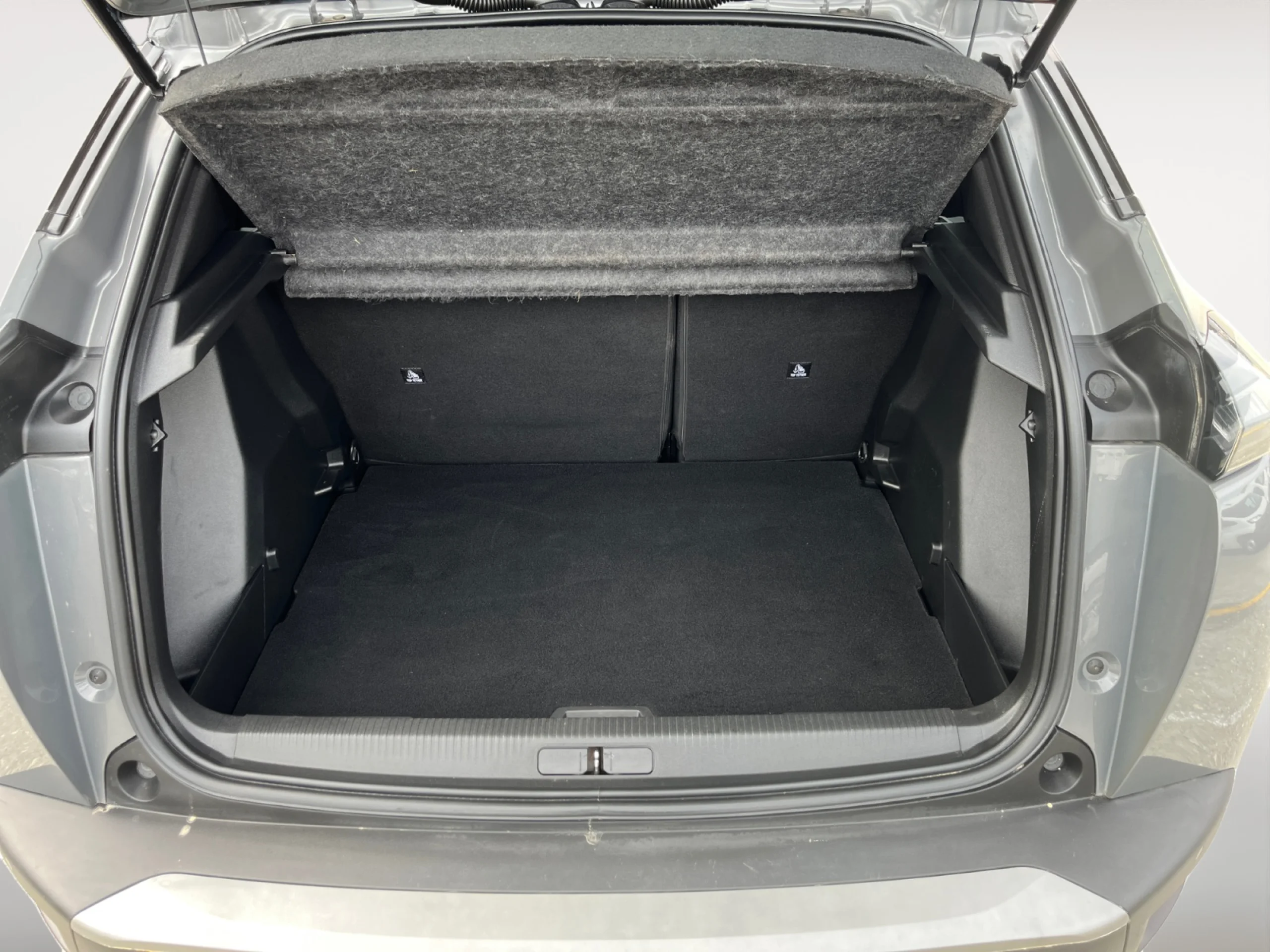 PEUGEOT 2008 ALLURE PURETECH 130 S&S EAT8 - Foto 8