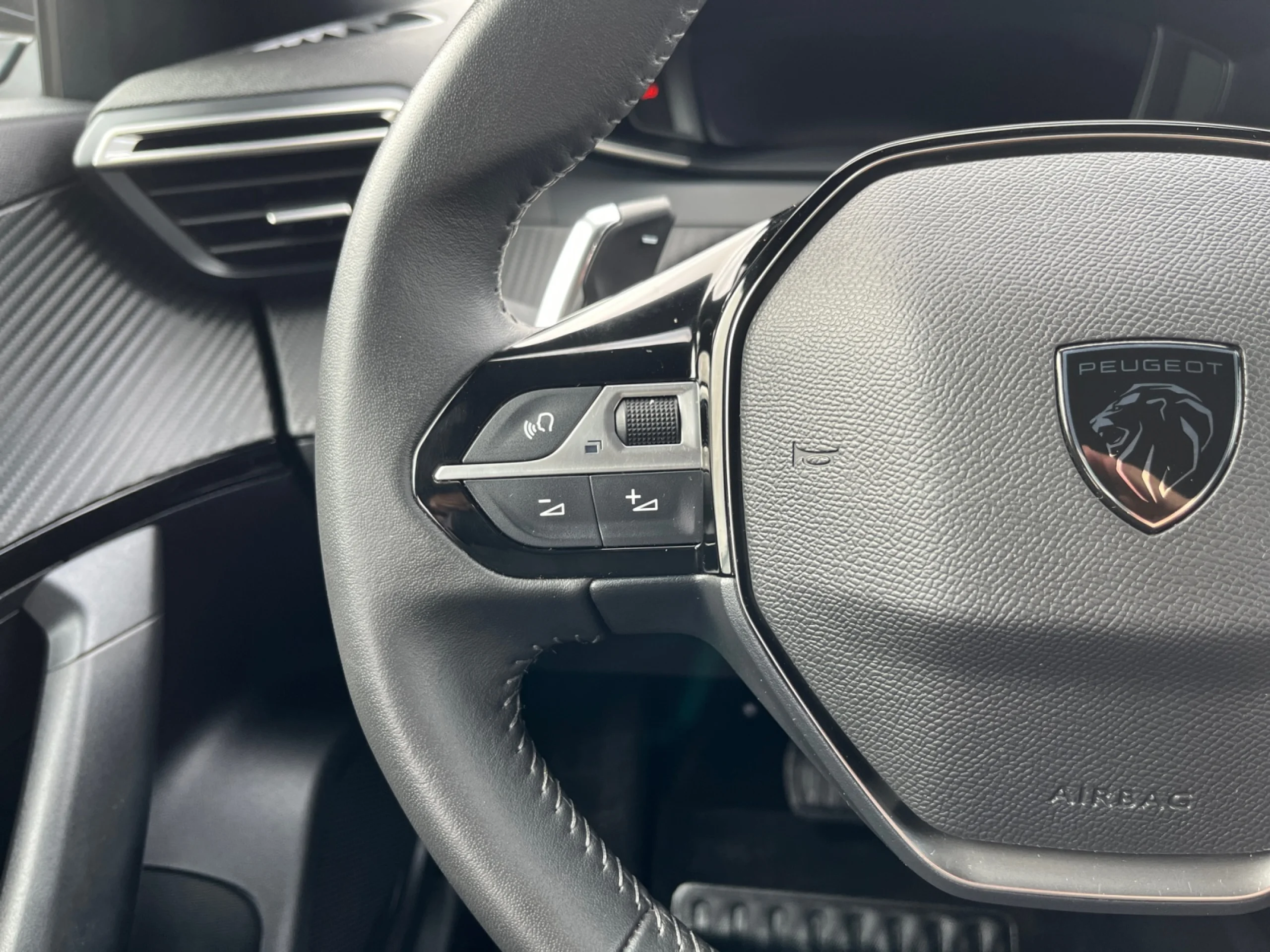 PEUGEOT 2008 ALLURE PURETECH 130 S&S EAT8 - Foto 14