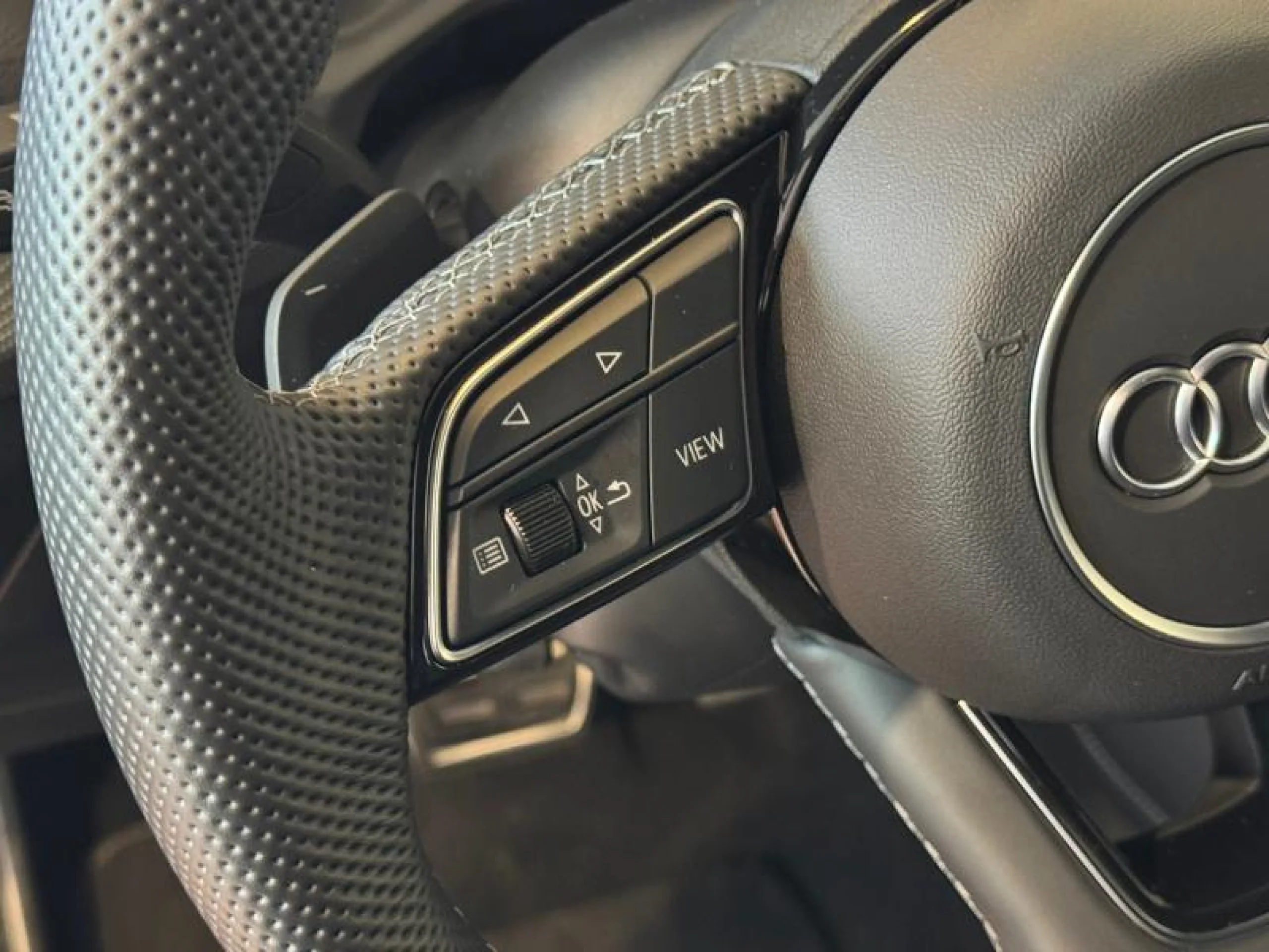 AUDI Q2 ADRENALIN 35 TFSI 110KW (150CV) S TRONIC - Foto 10