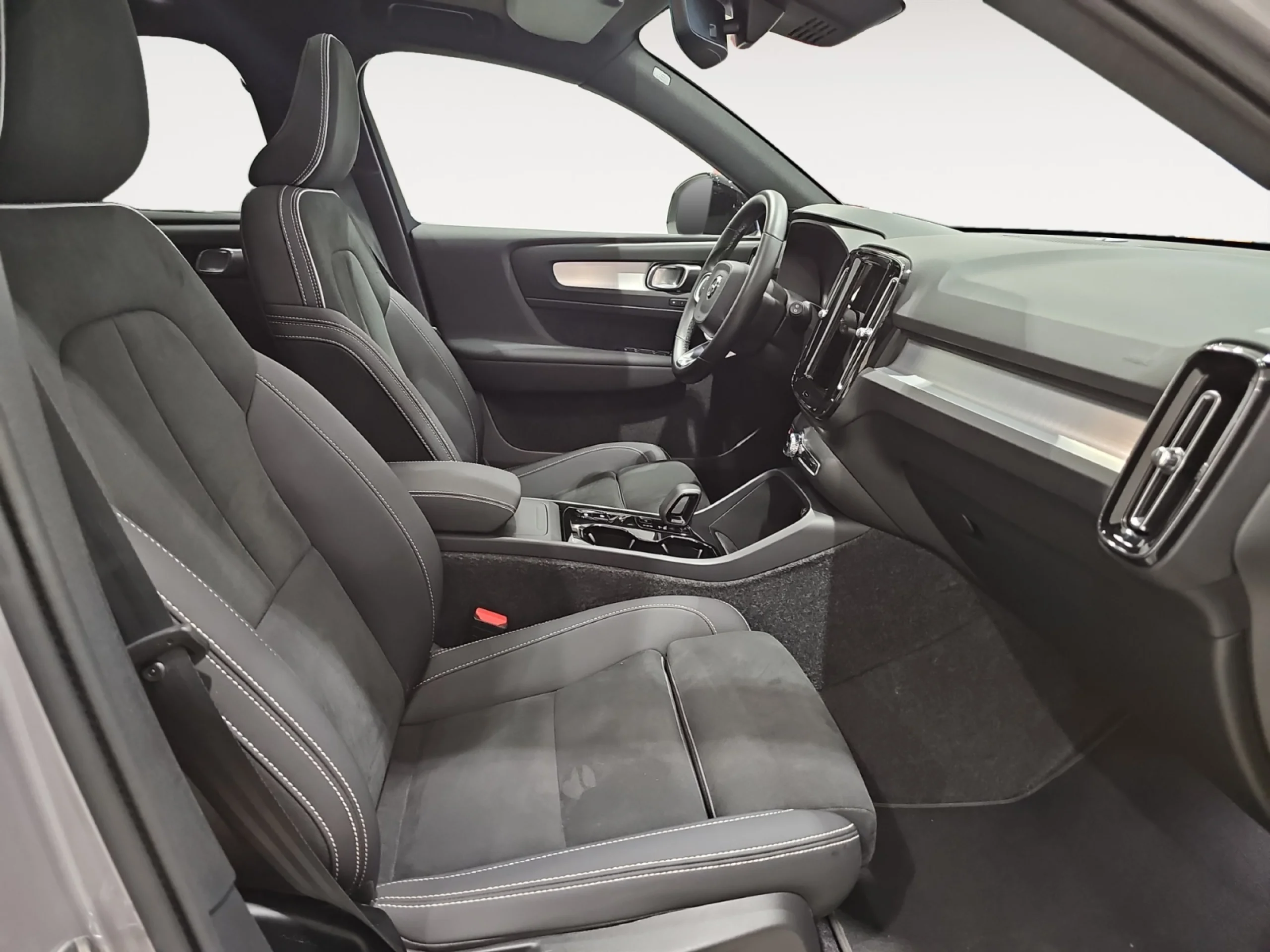 VOLVO XC40 2.0 B3 G PLUS DARK AUTO - Foto 5