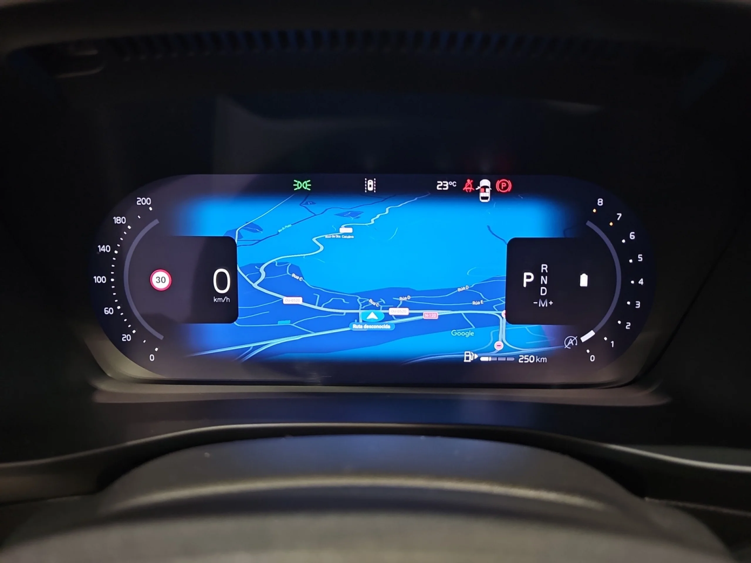 VOLVO XC40 2.0 B3 G PLUS DARK AUTO - Foto 7