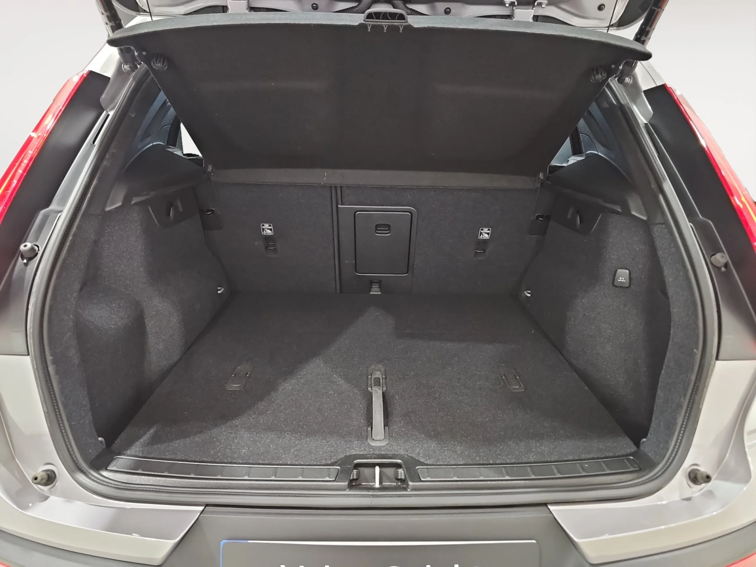 VOLVO XC40 2.0 B3 G PLUS DARK AUTO - Foto 8