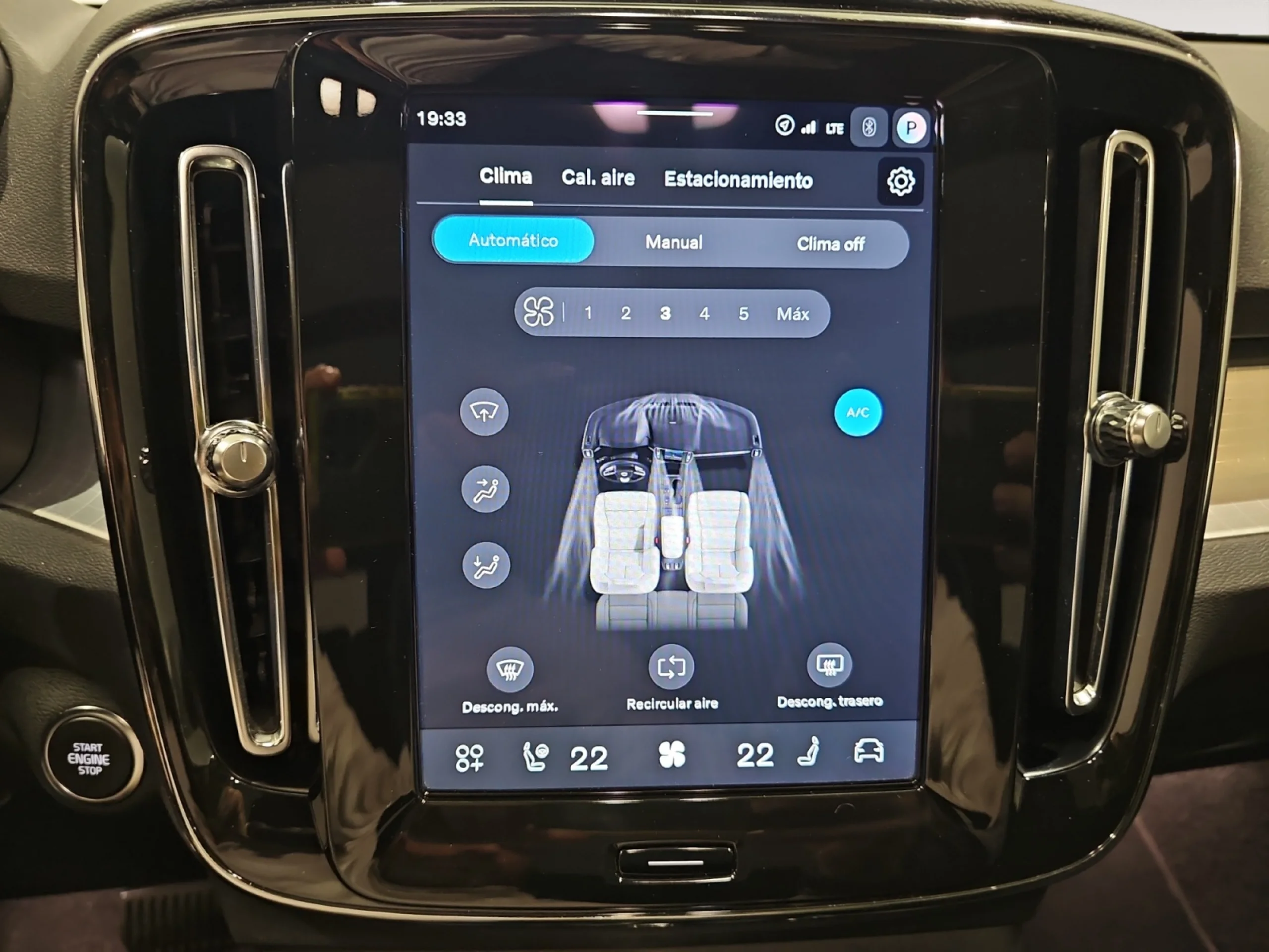 VOLVO XC40 2.0 B3 G PLUS DARK AUTO - Foto 14