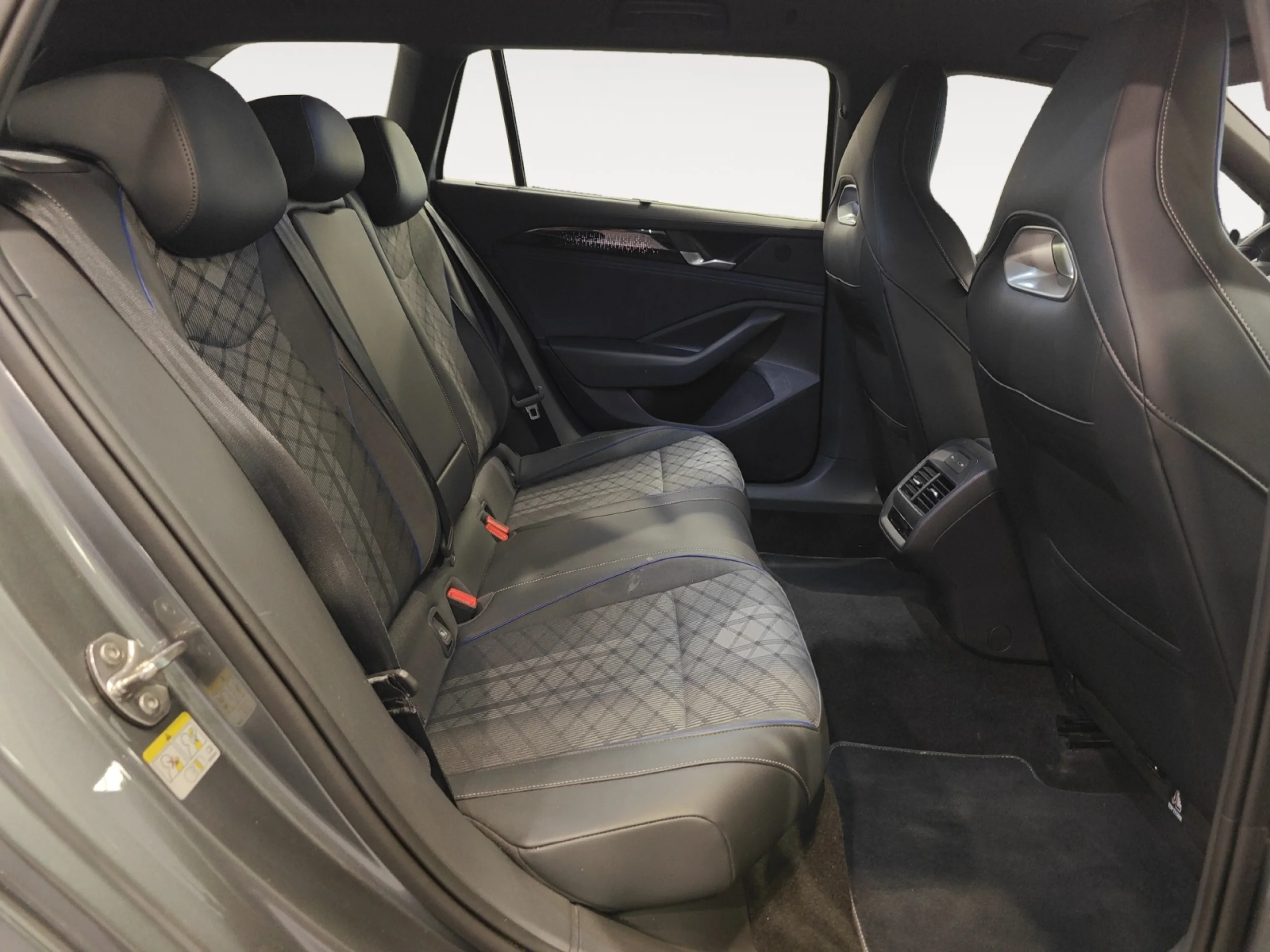 VOLKSWAGEN PASSAT R LINE 2.0 TDI 110KW (150CV) DSG - Foto 6