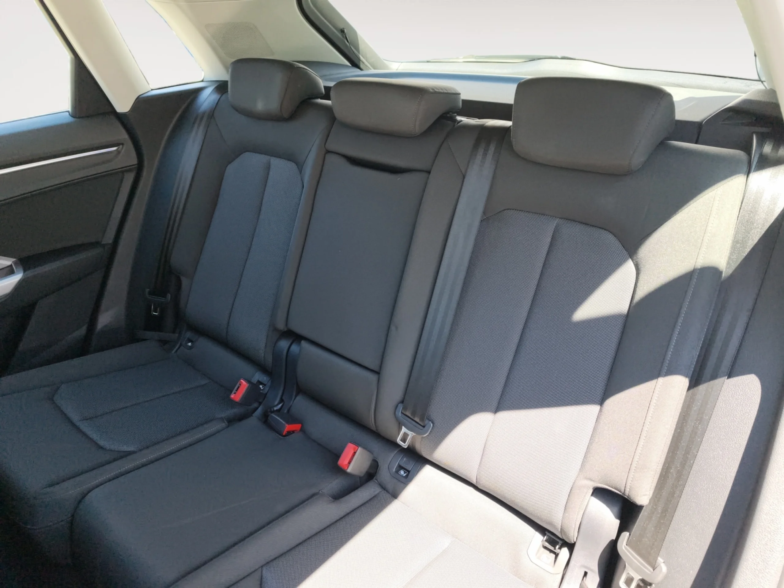 AUDI Q3 35 TFSI 110KW (150CV) S TRONIC - Foto 6