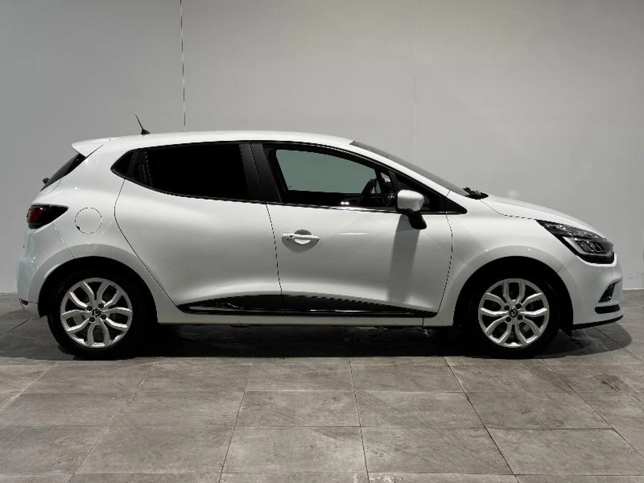 RENAULT CLIO BUSINESS BLUE DCI 63 KW (85CV) - Foto 3