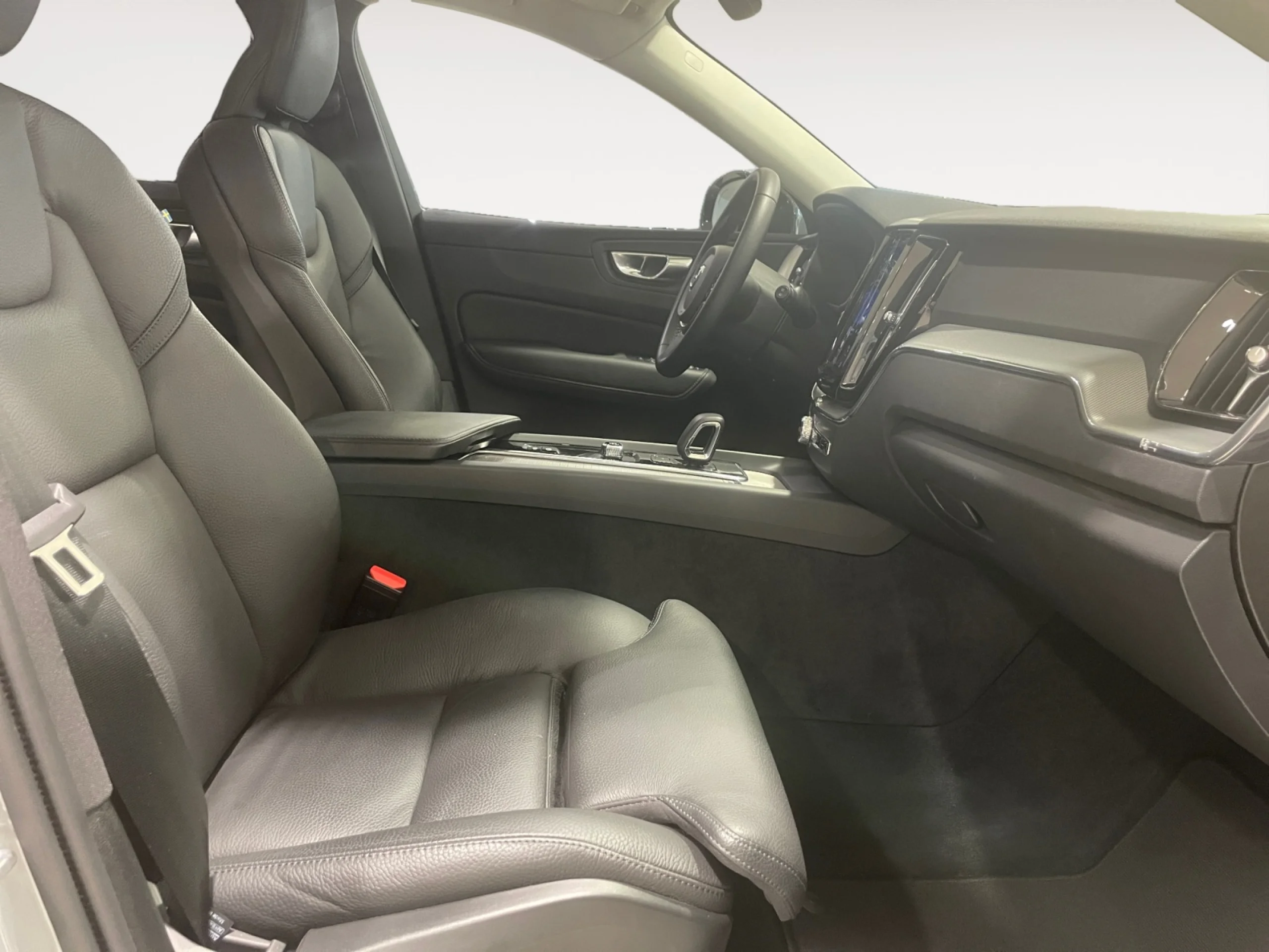 VOLVO XC60 2.0 B5 G AWD PLUS DARK AUTO - Foto 5