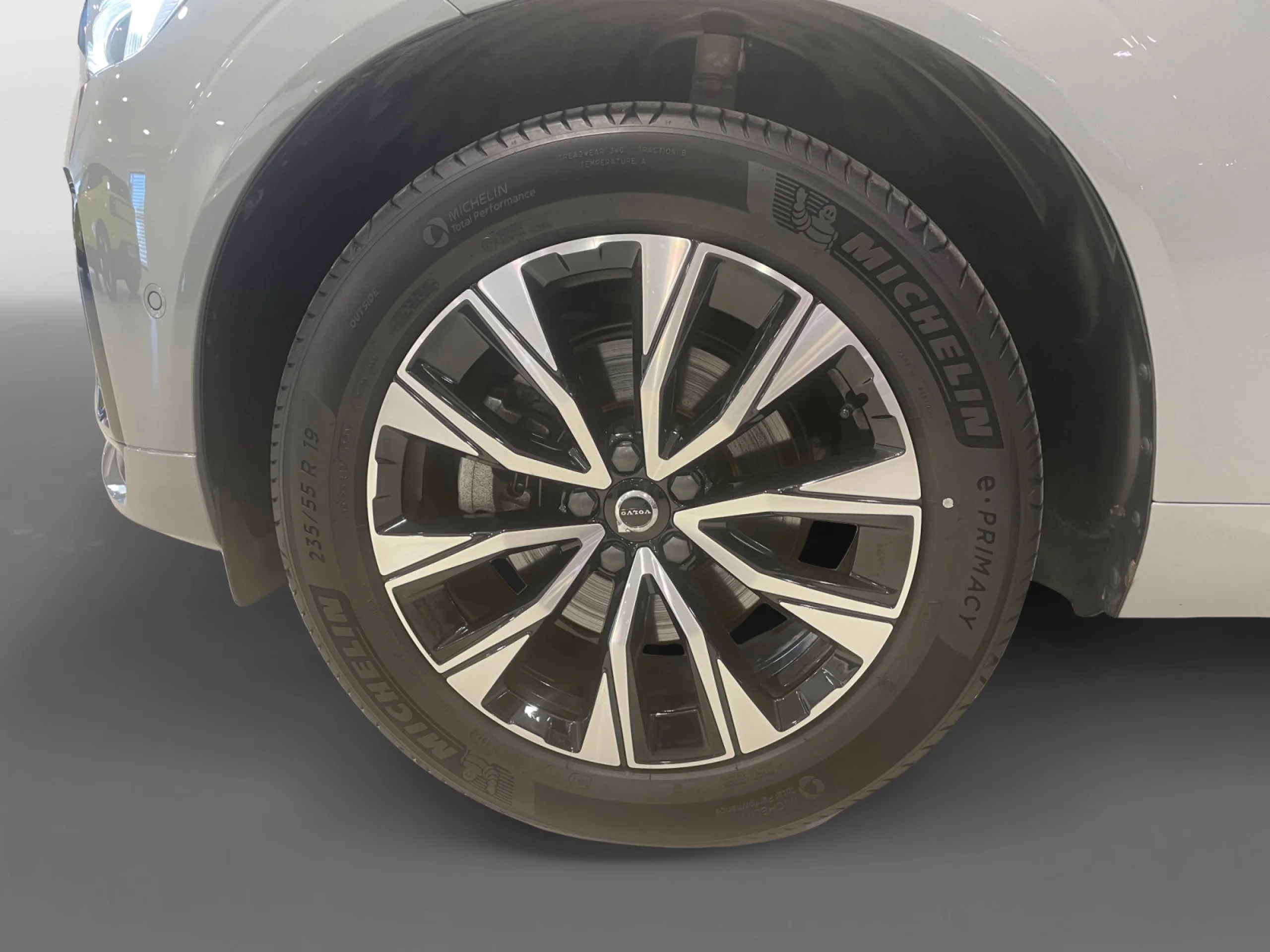 VOLVO XC60 2.0 B5 G AWD PLUS DARK AUTO - Foto 9