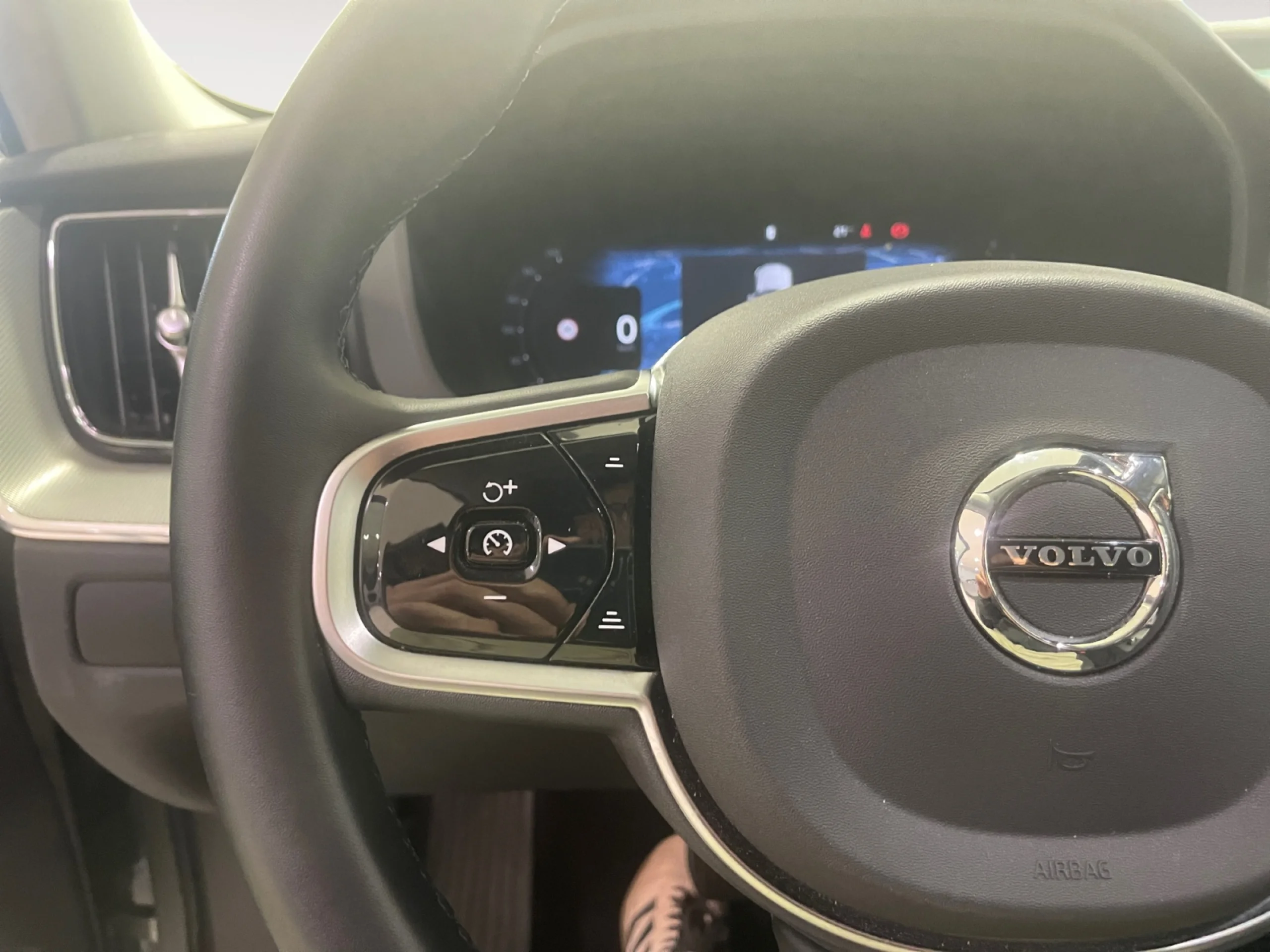 VOLVO XC60 2.0 B5 G AWD PLUS DARK AUTO - Foto 12