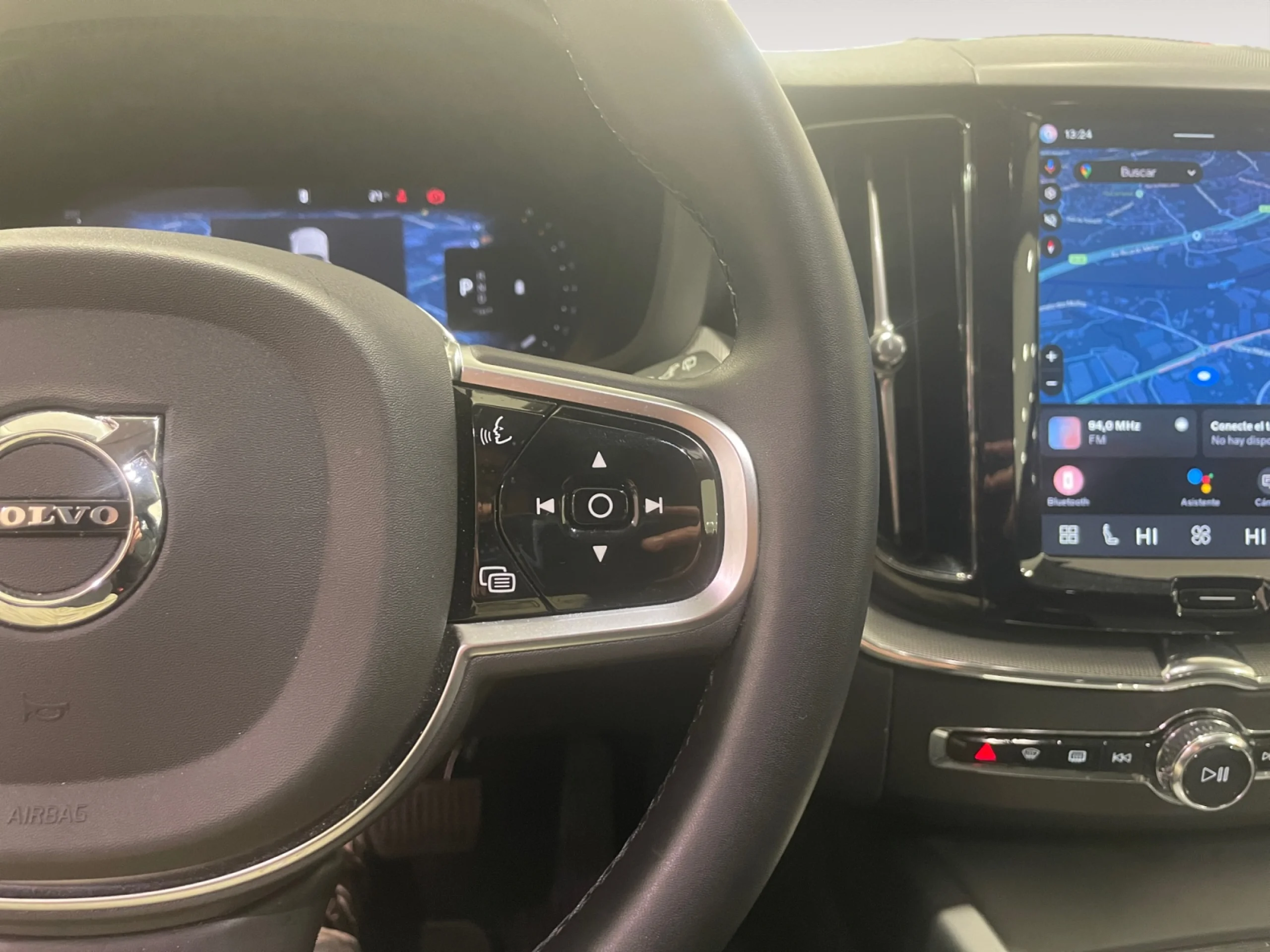 VOLVO XC60 2.0 B5 G AWD PLUS DARK AUTO - Foto 13