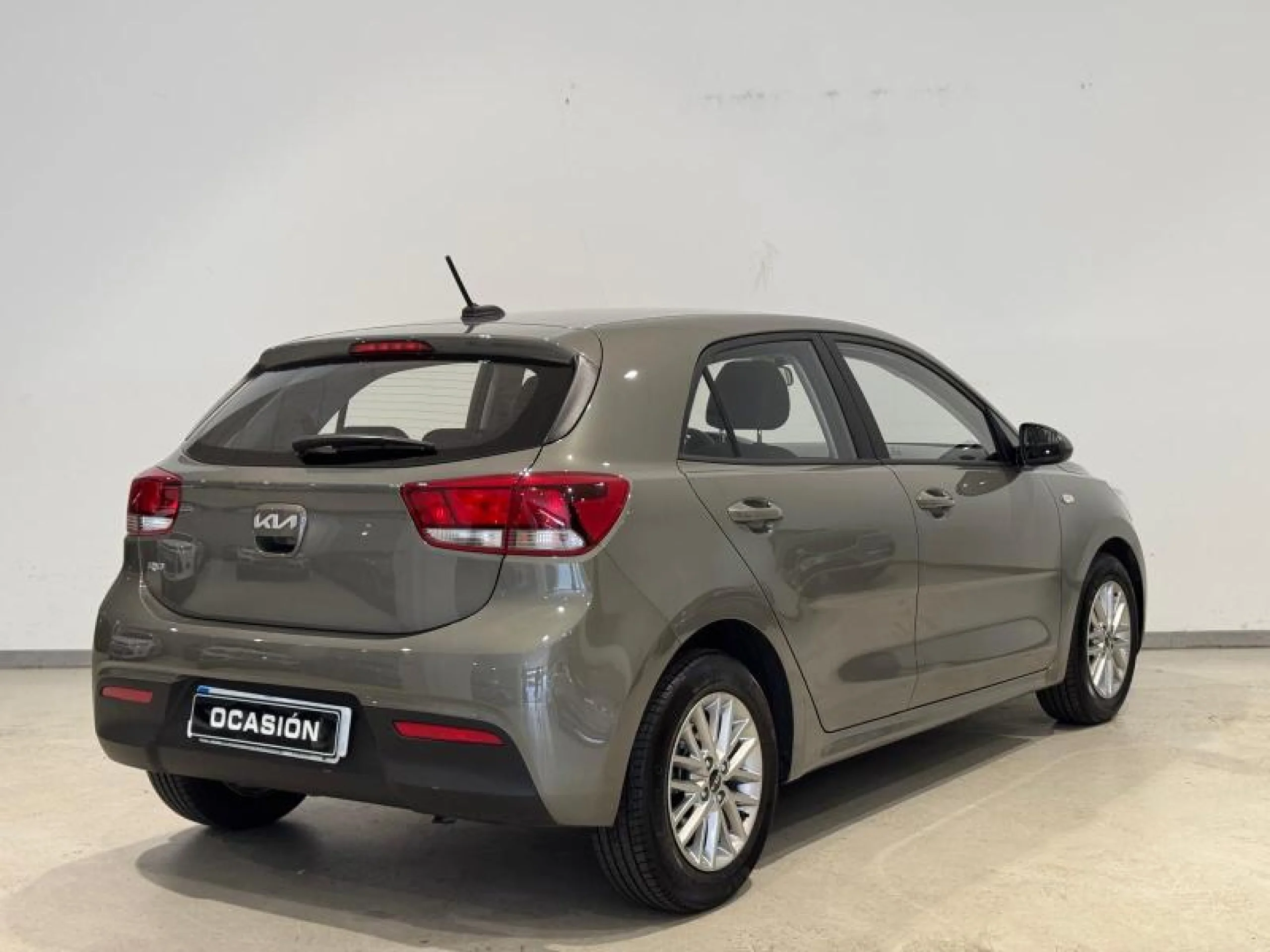 KIA Rio 1.2 DPI 62KW (84CV) CONCEPT - Foto 2