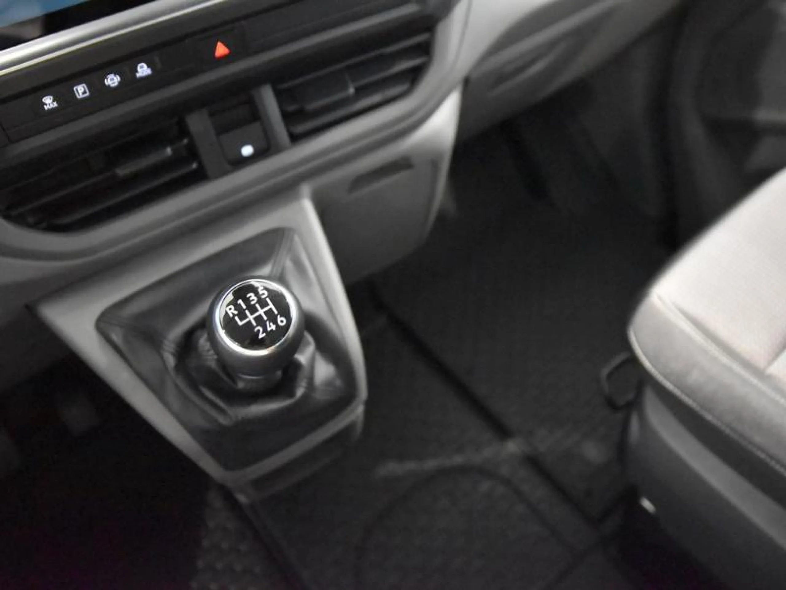 VW COMERCIALES CARAVELLE CARAVELLE   CARAVELLE  BATALLA CORTA  2.0 TDI 81 KW (110 CV) 6 VEL. - Foto 13