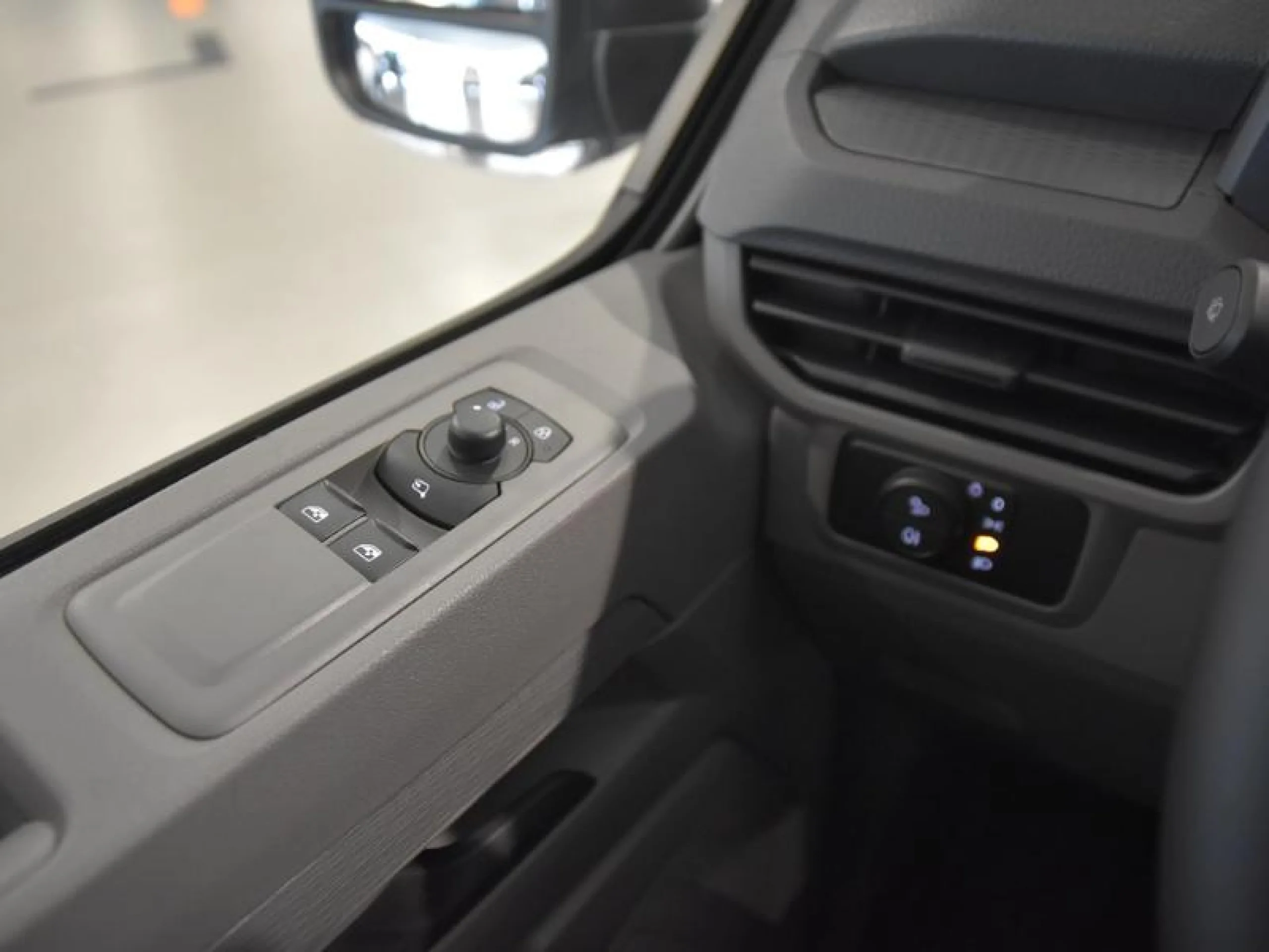 VW COMERCIALES CARAVELLE CARAVELLE   CARAVELLE  BATALLA CORTA  2.0 TDI 81 KW (110 CV) 6 VEL. - Foto 20