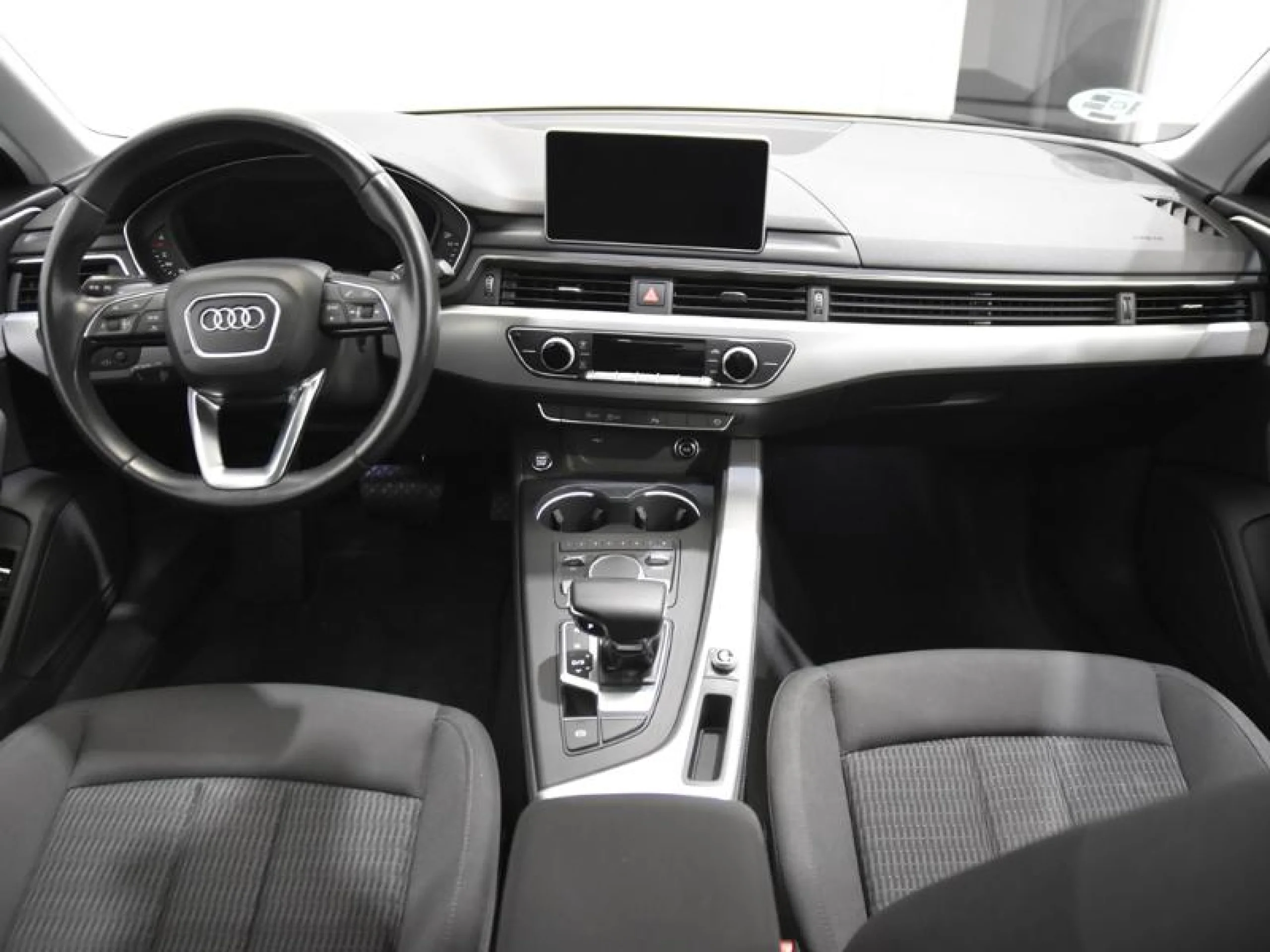 AUDI A4 DESIGN ED 2.0 TDI 110KW (150CV) S TRONIC - Foto 4
