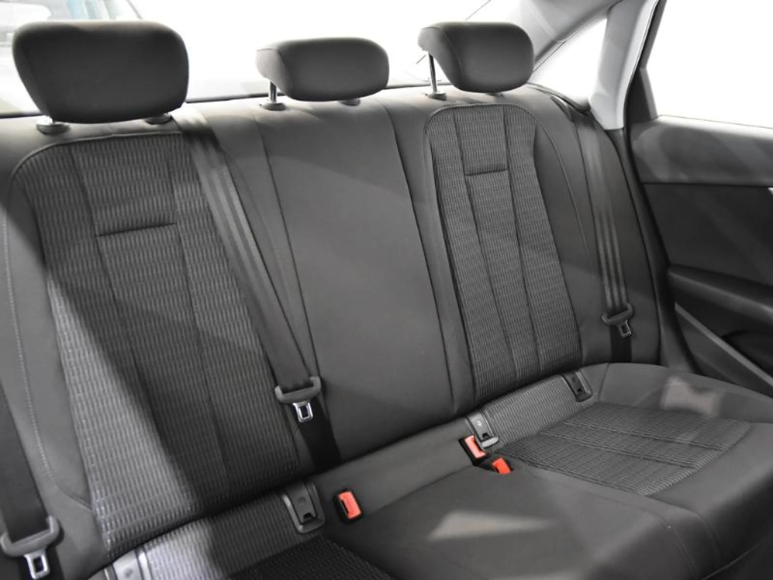 AUDI A4 DESIGN ED 2.0 TDI 110KW (150CV) S TRONIC - Foto 6